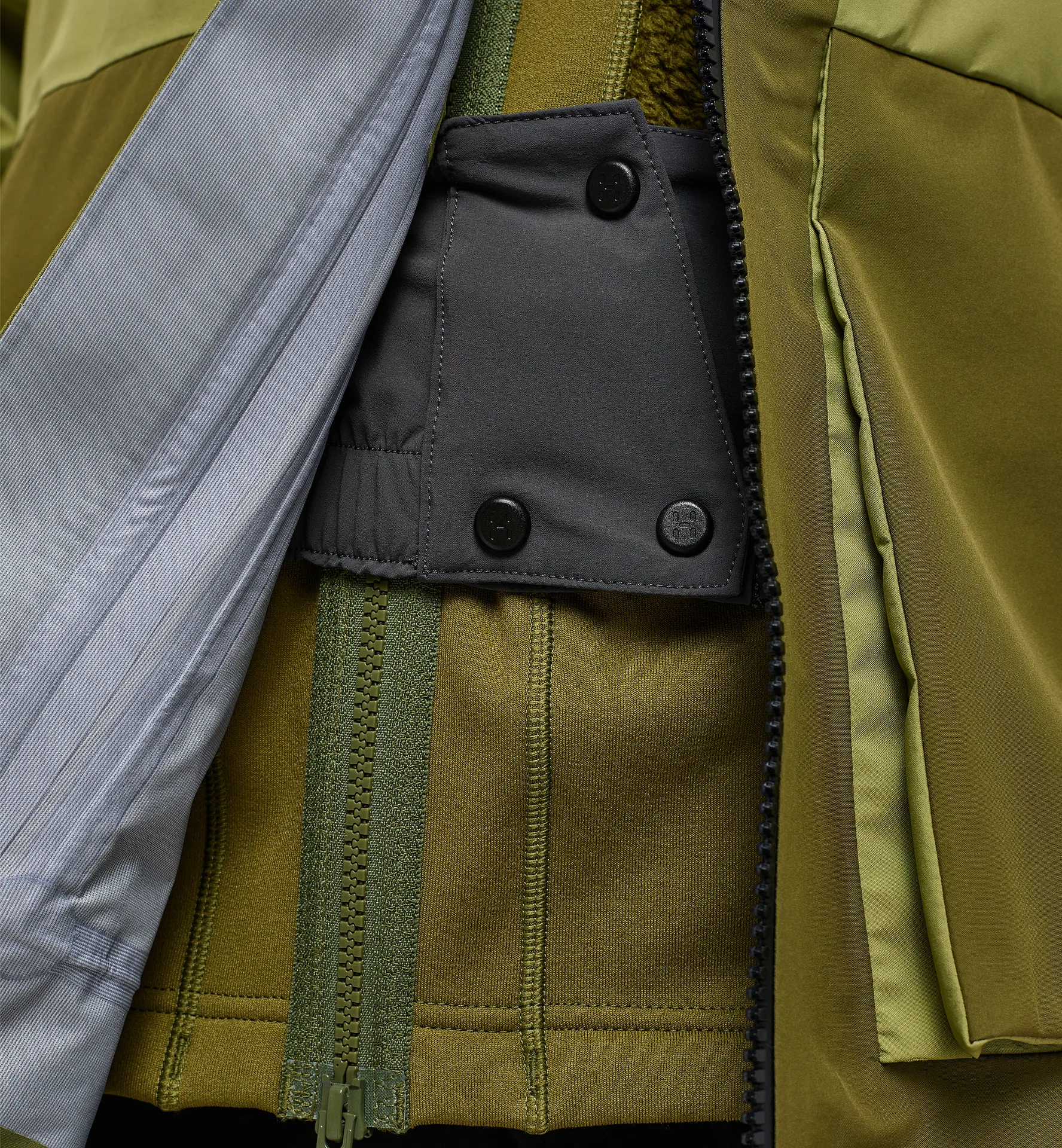 Vassi GTX Jacket Women Thyme Green/Olive Green