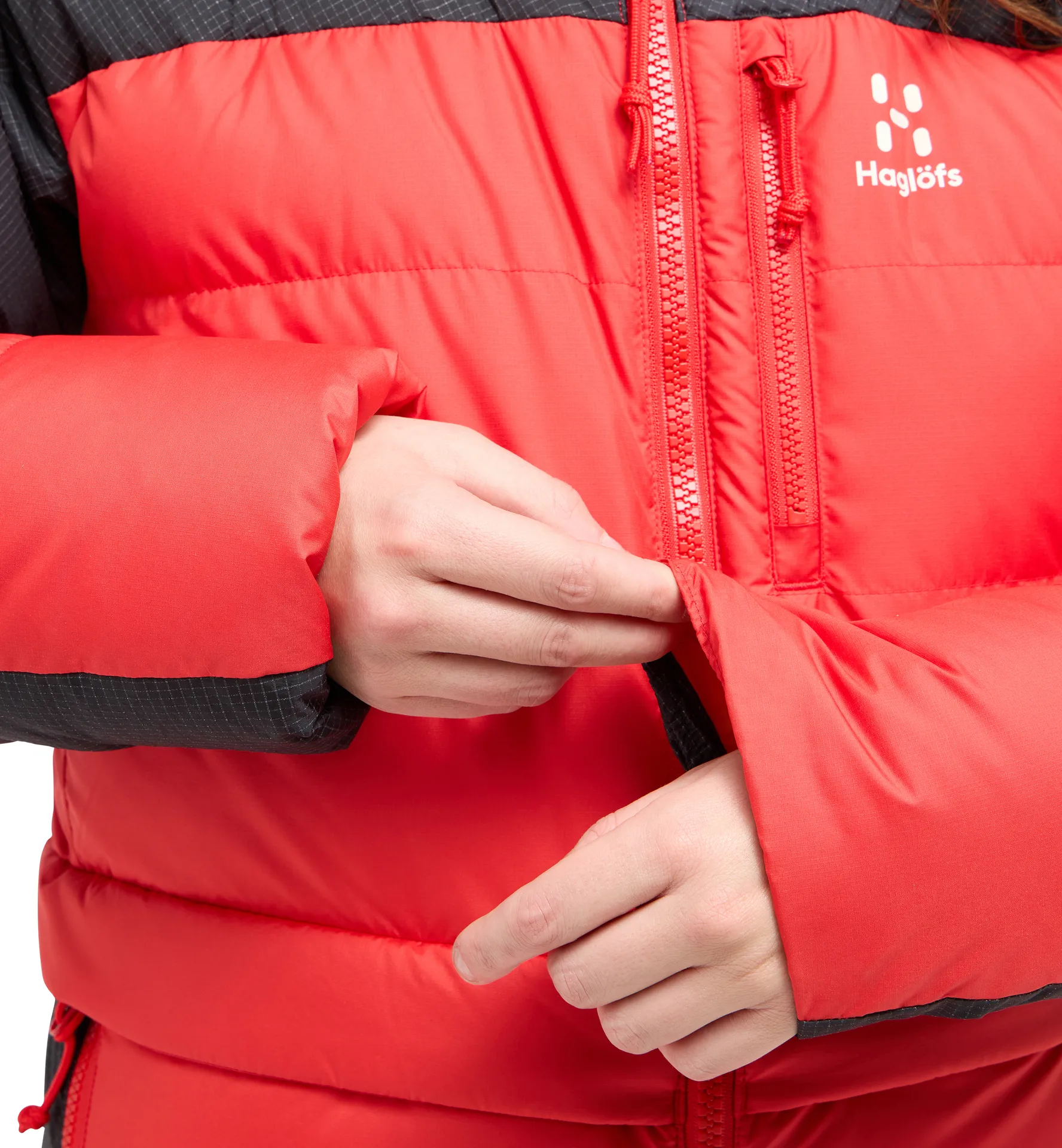 Riksgränsen Down 850 Hood Women Bright Red/True Black