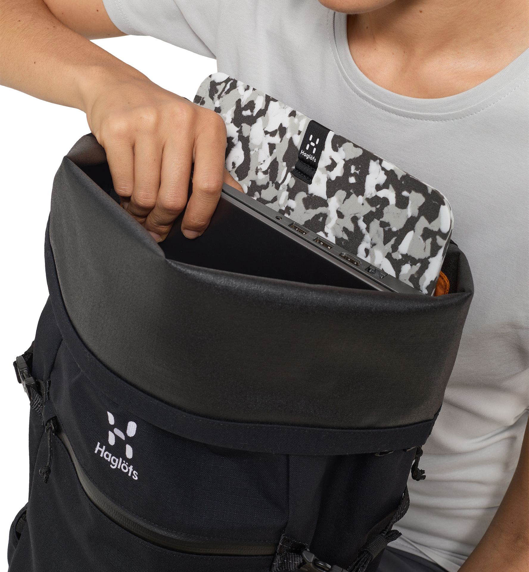 Ardos Rolltop 28 True Black