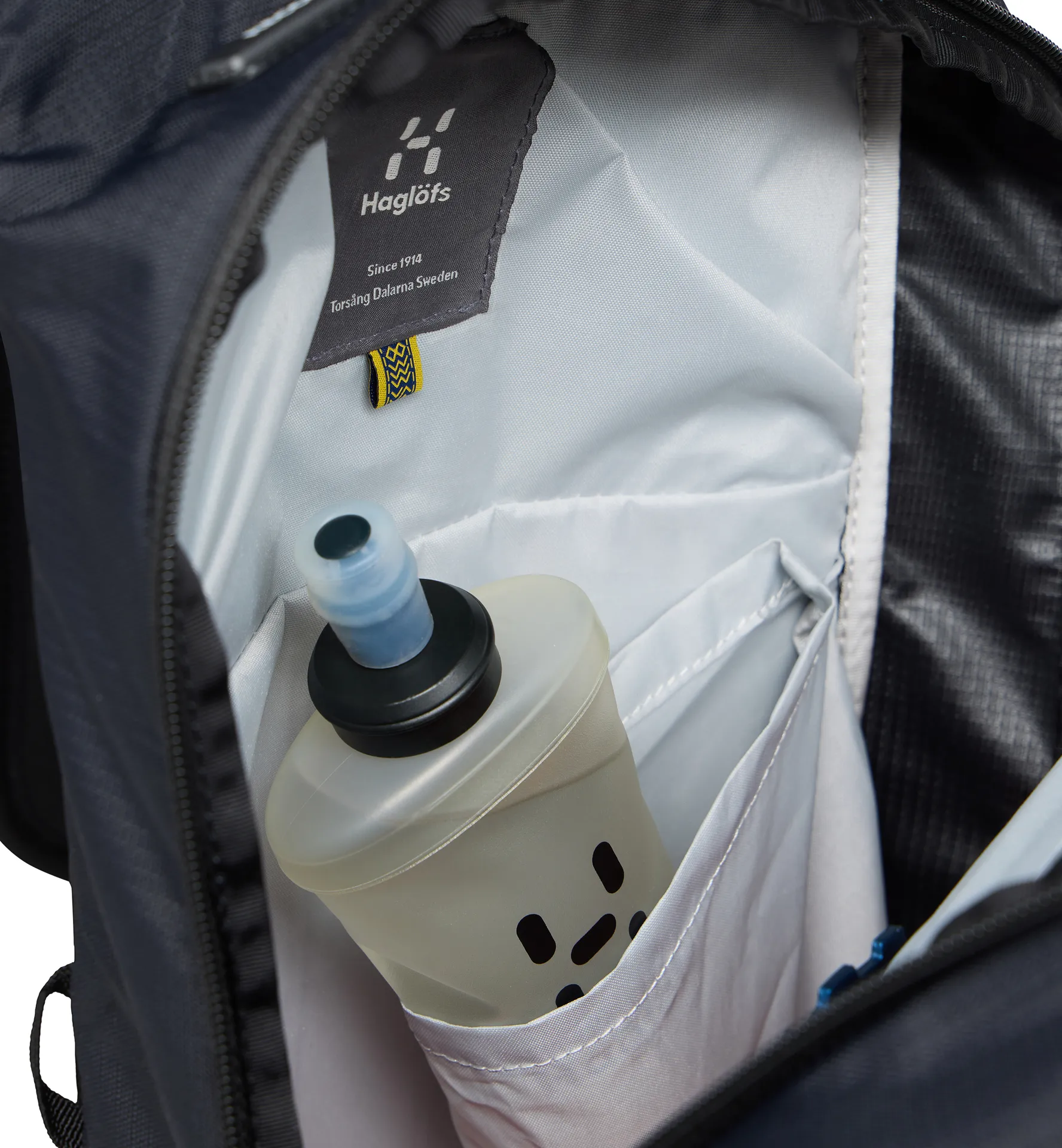 Latnja 18 True Black