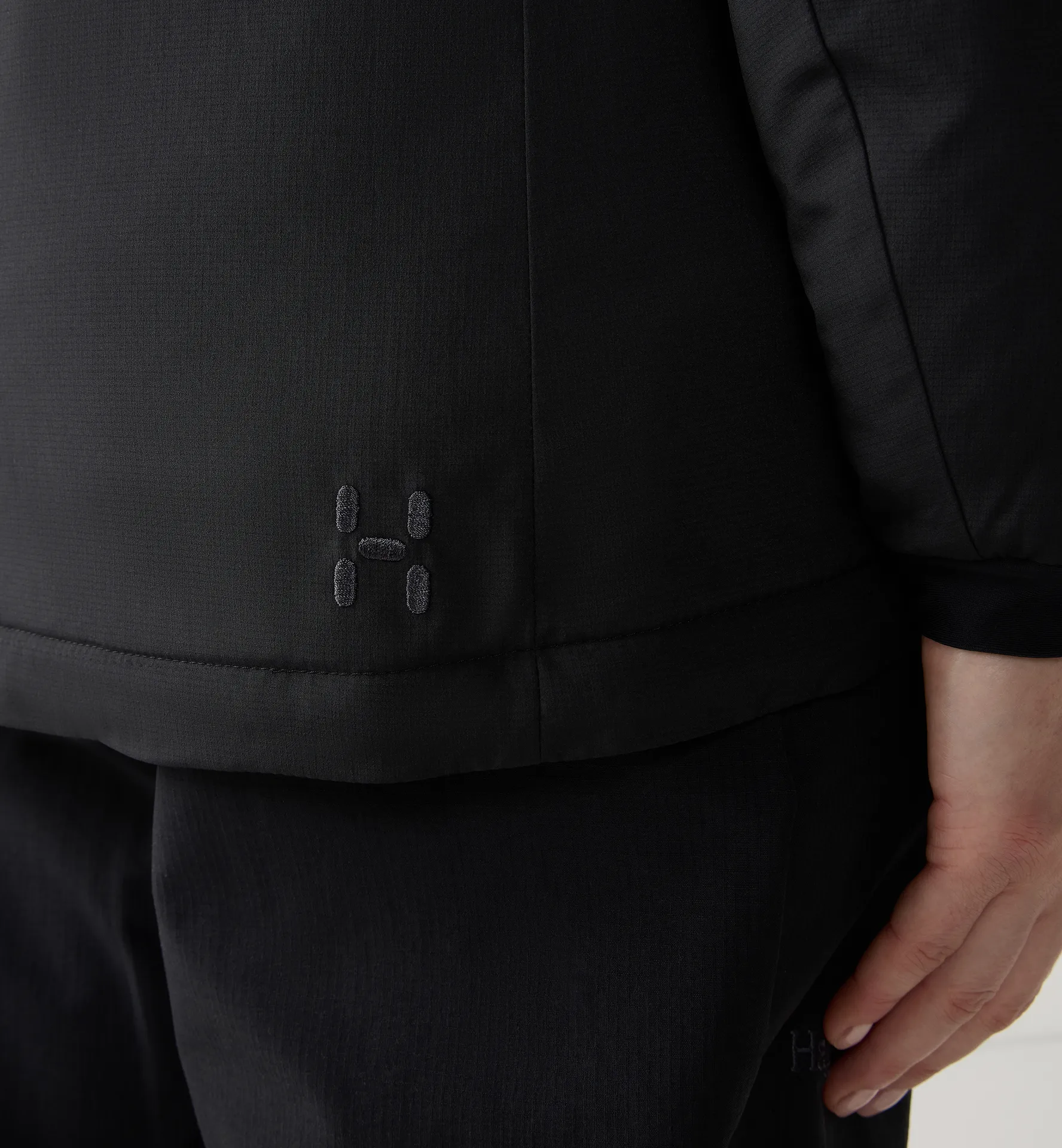 Mimic Alert Hood Women True Black