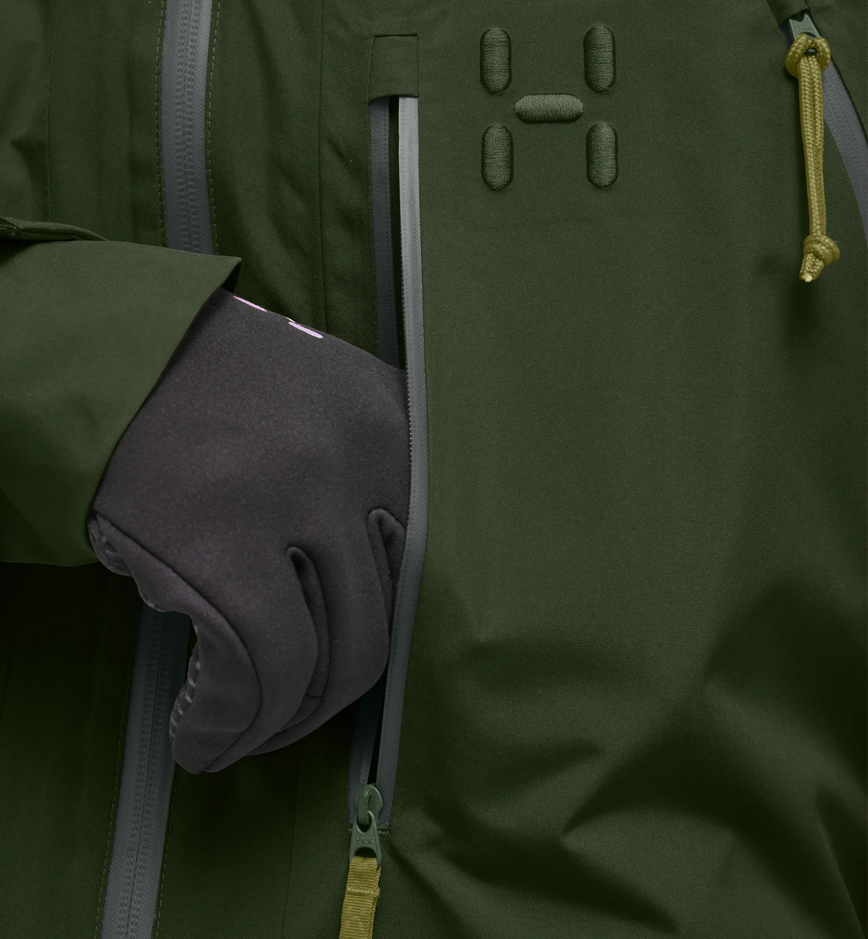 Latnja GTX Insulated Jacket Men Seaweed Green