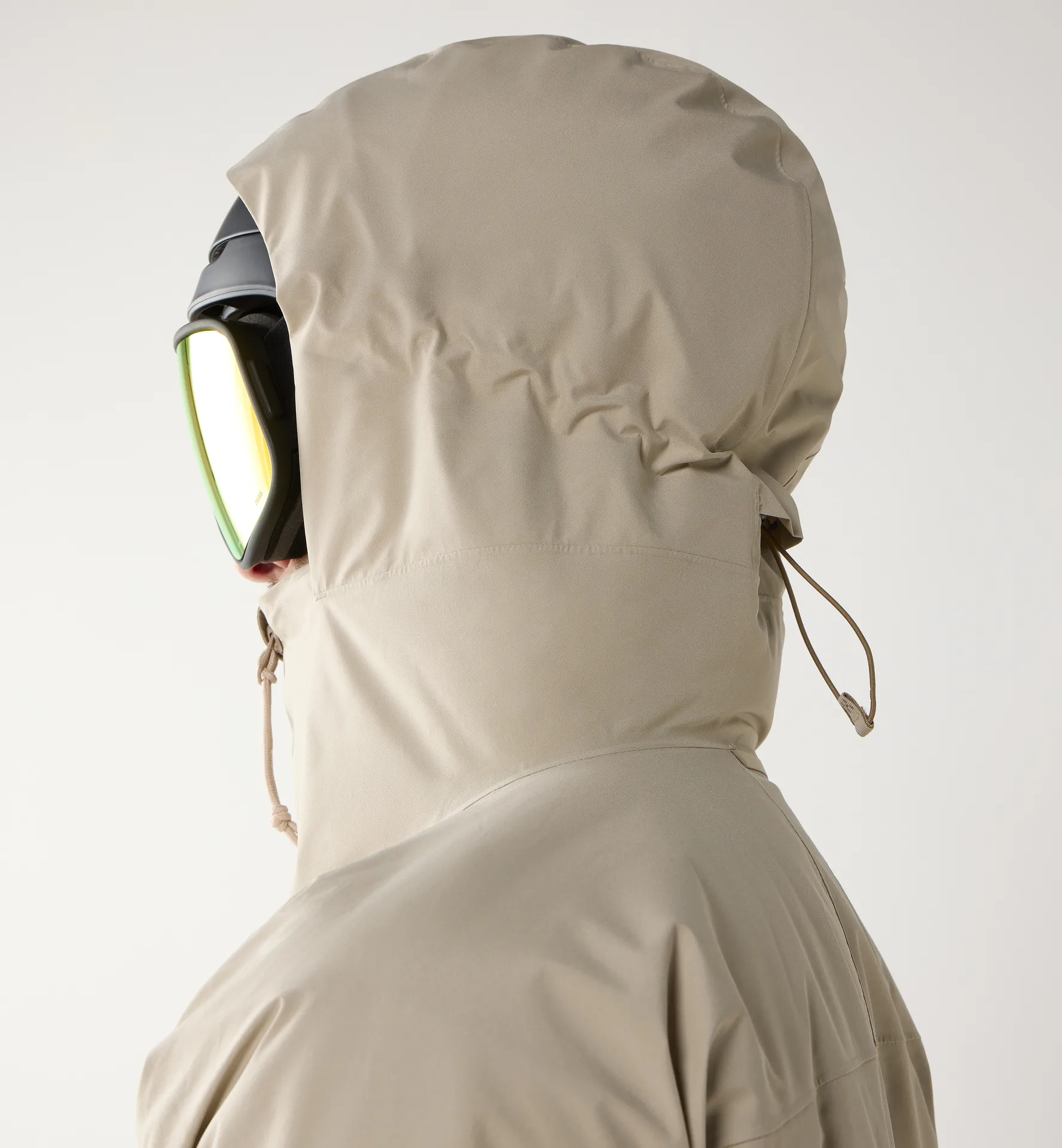 Latnja GTX Insulated Jacket Men Chalk Beige