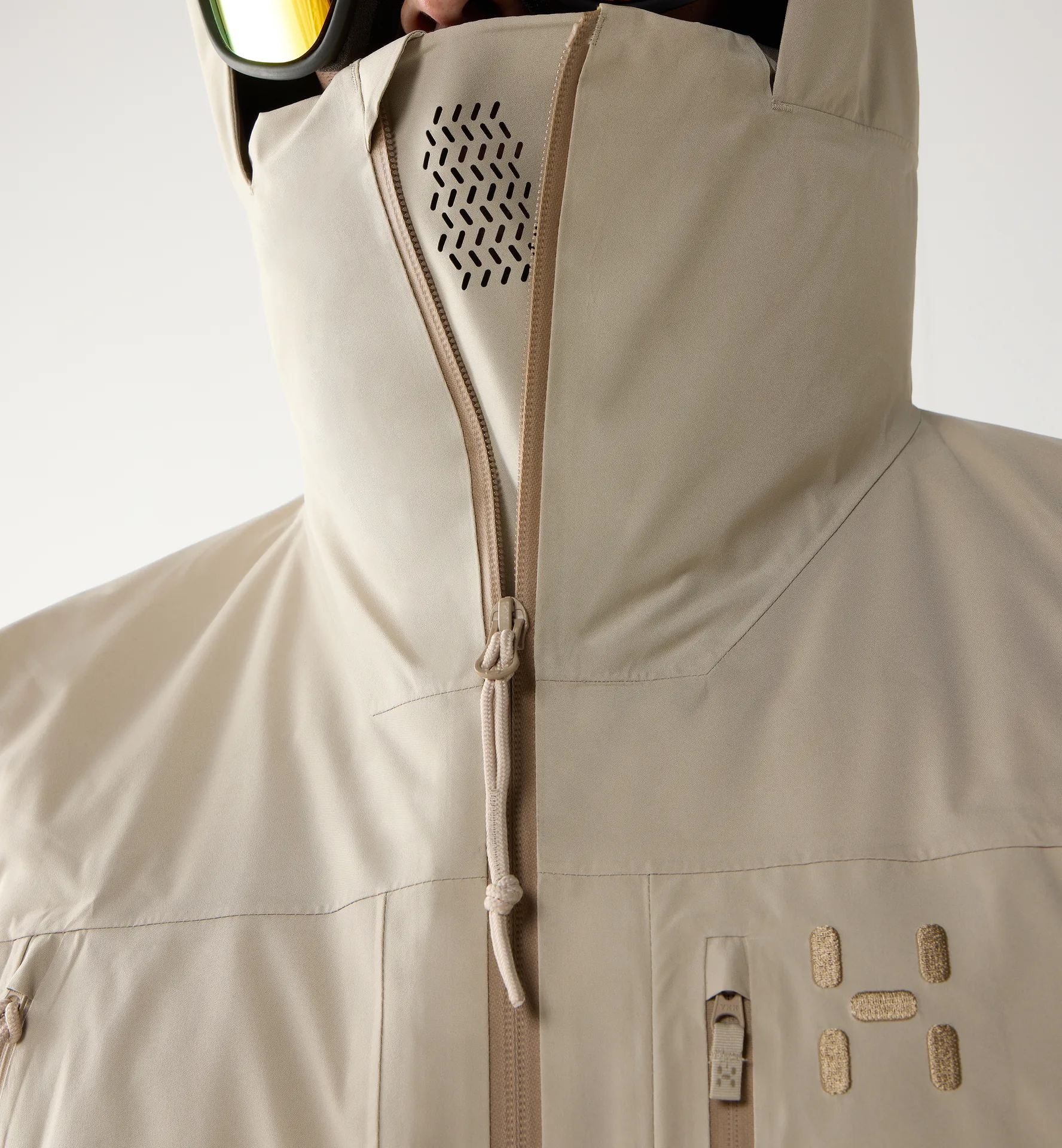 Latnja GTX Insulated Jacket Men Chalk Beige