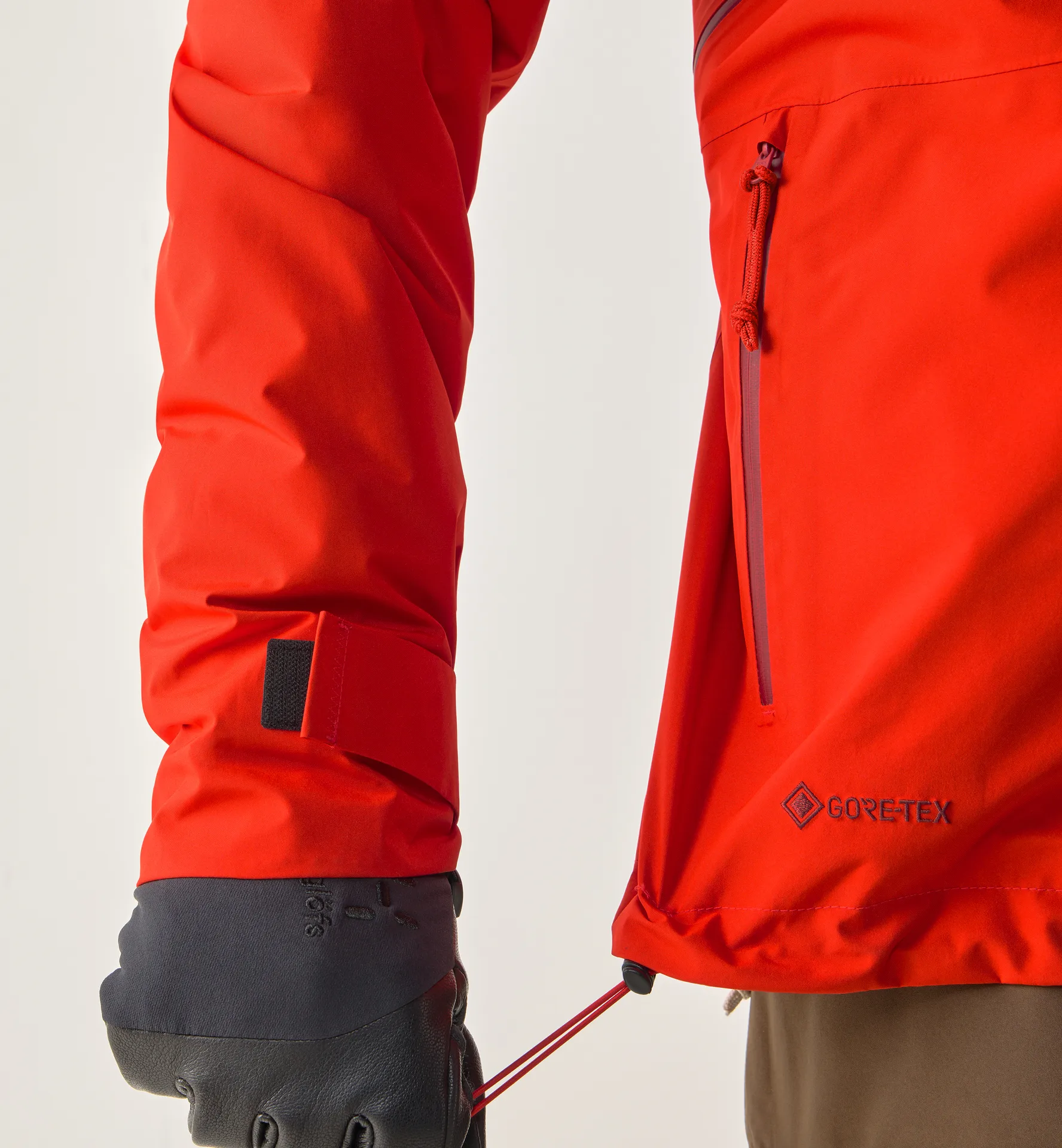 Latnja GTX Insulated Jacket Men Tech Red