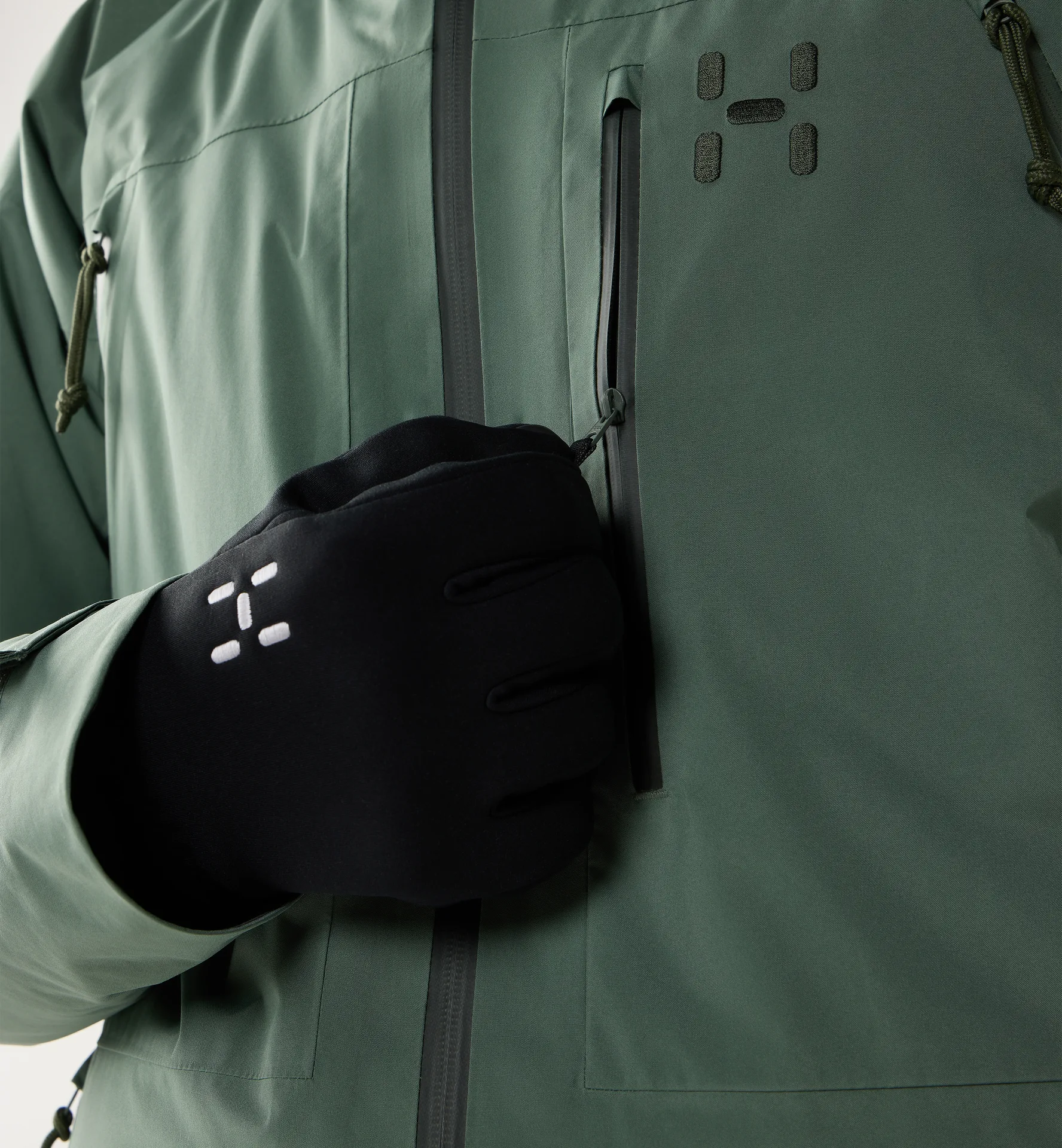 Latnja GTX Insulated Jacket Men Chlorophyll Green