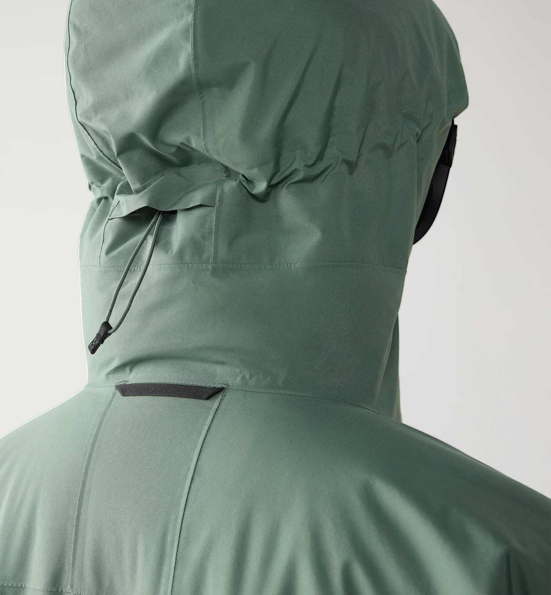 Latnja GTX Insulated Jacket Men Chlorophyll Green