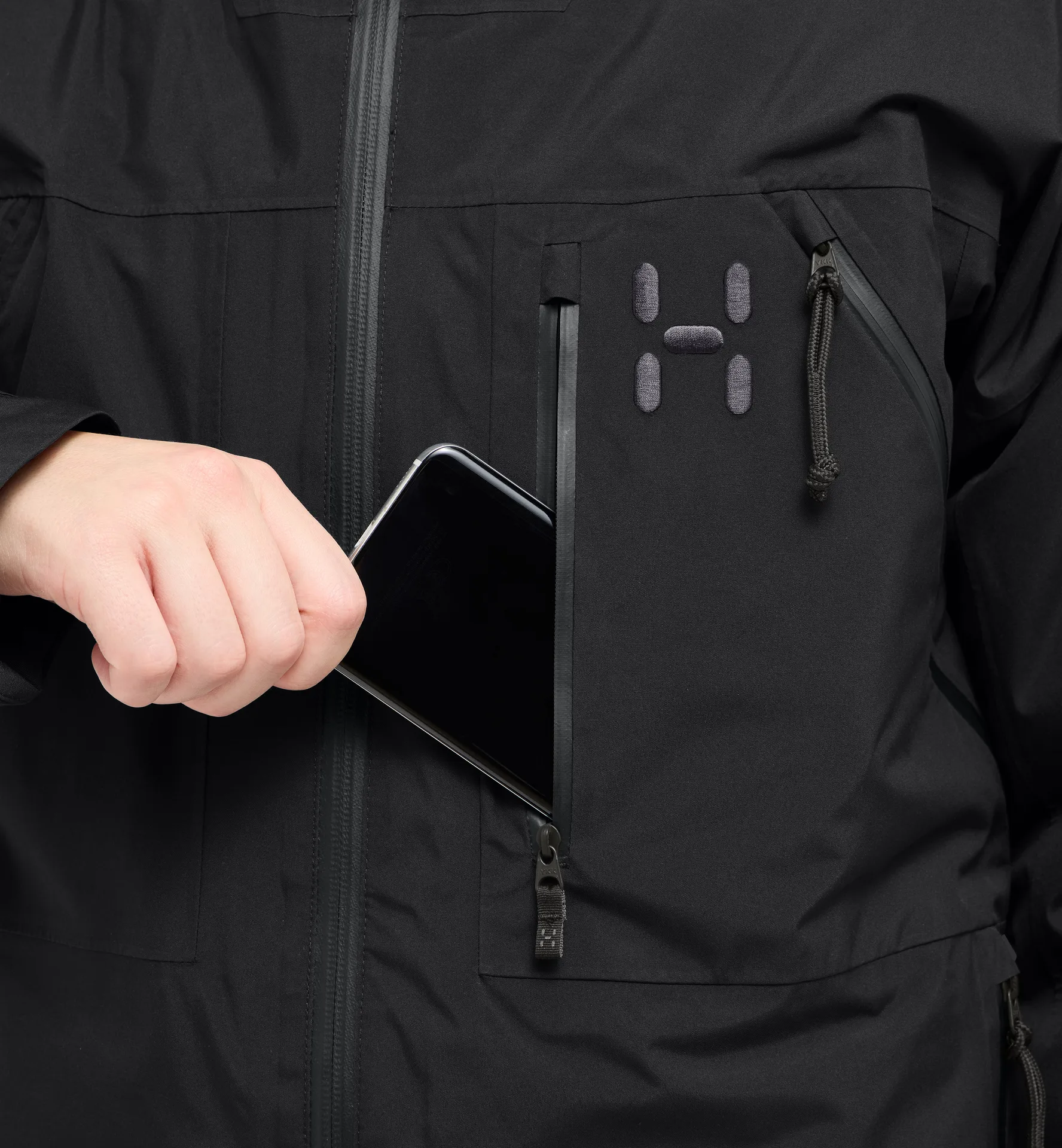 Latnja GTX Insulated Jacket Women True Black