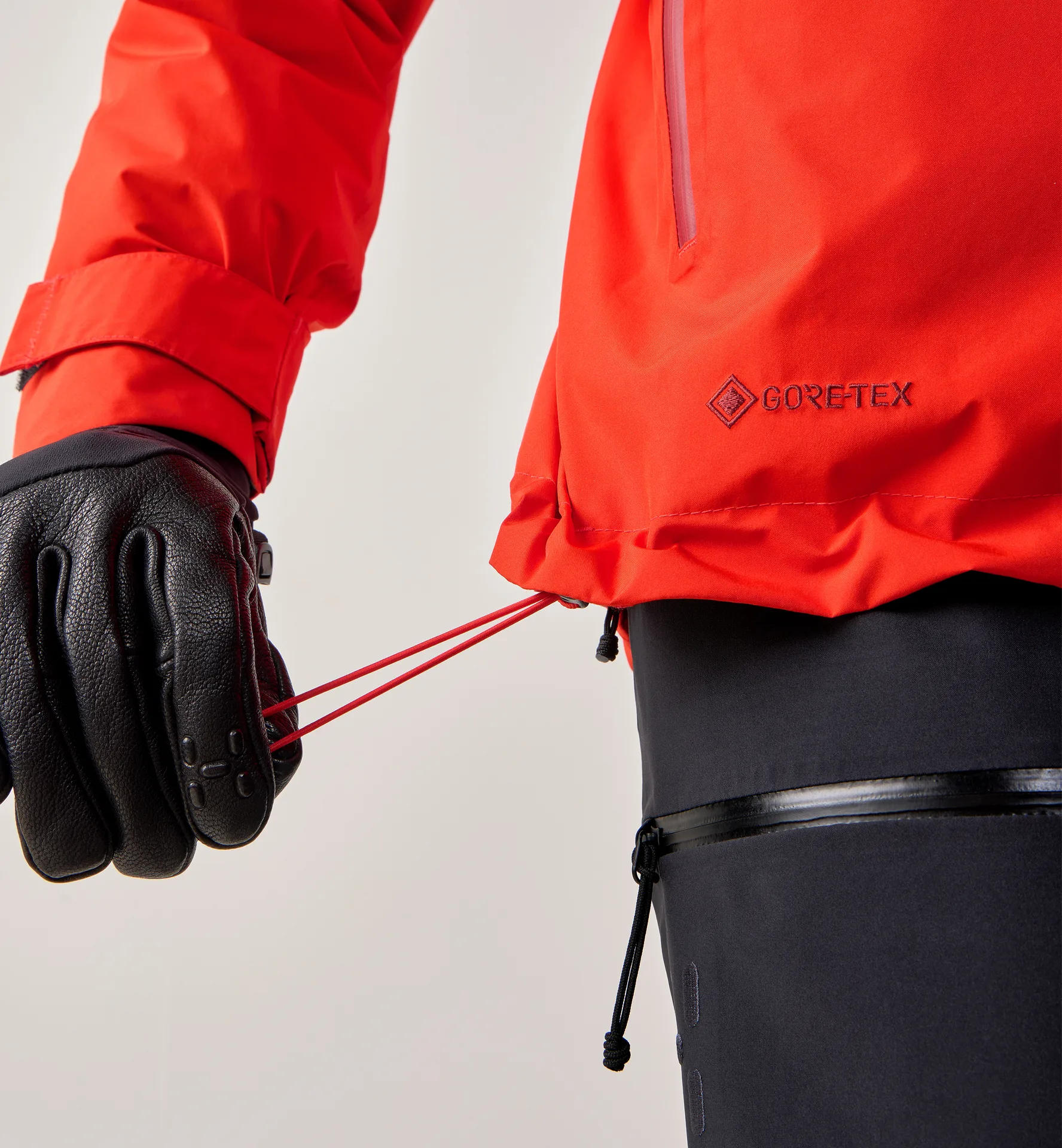 Latnja GTX Insulated Jacket Women Tech Red