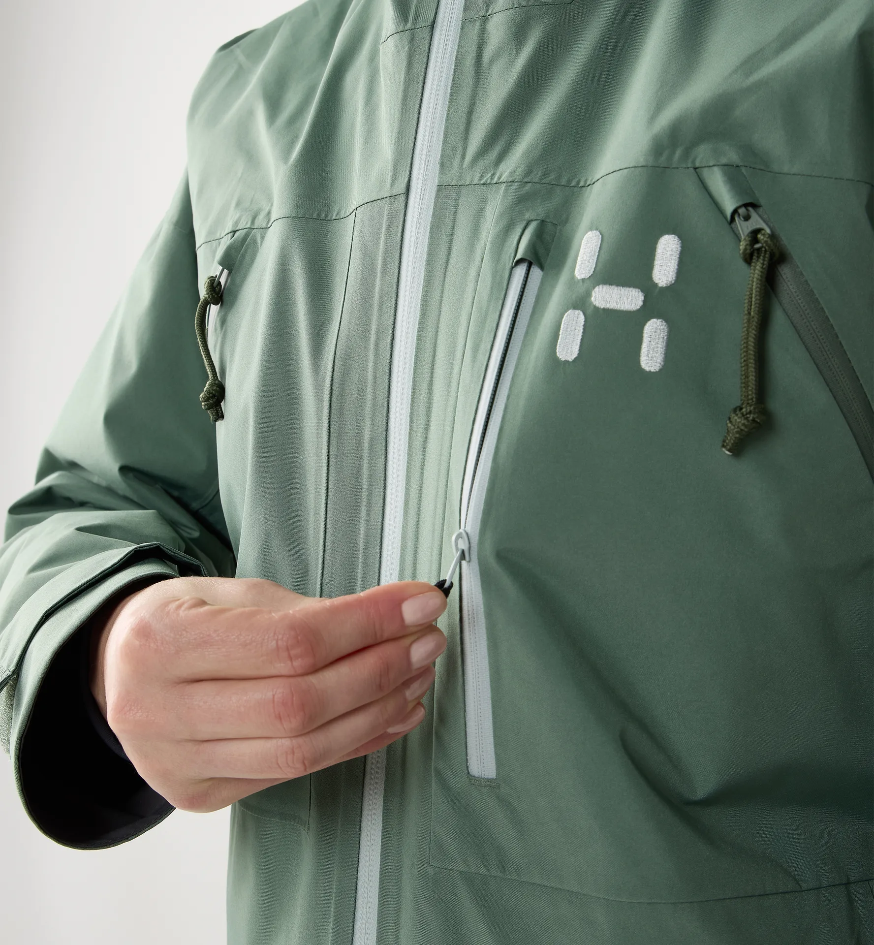 Latnja GTX Insulated Jacket Women Chlorophyll Green