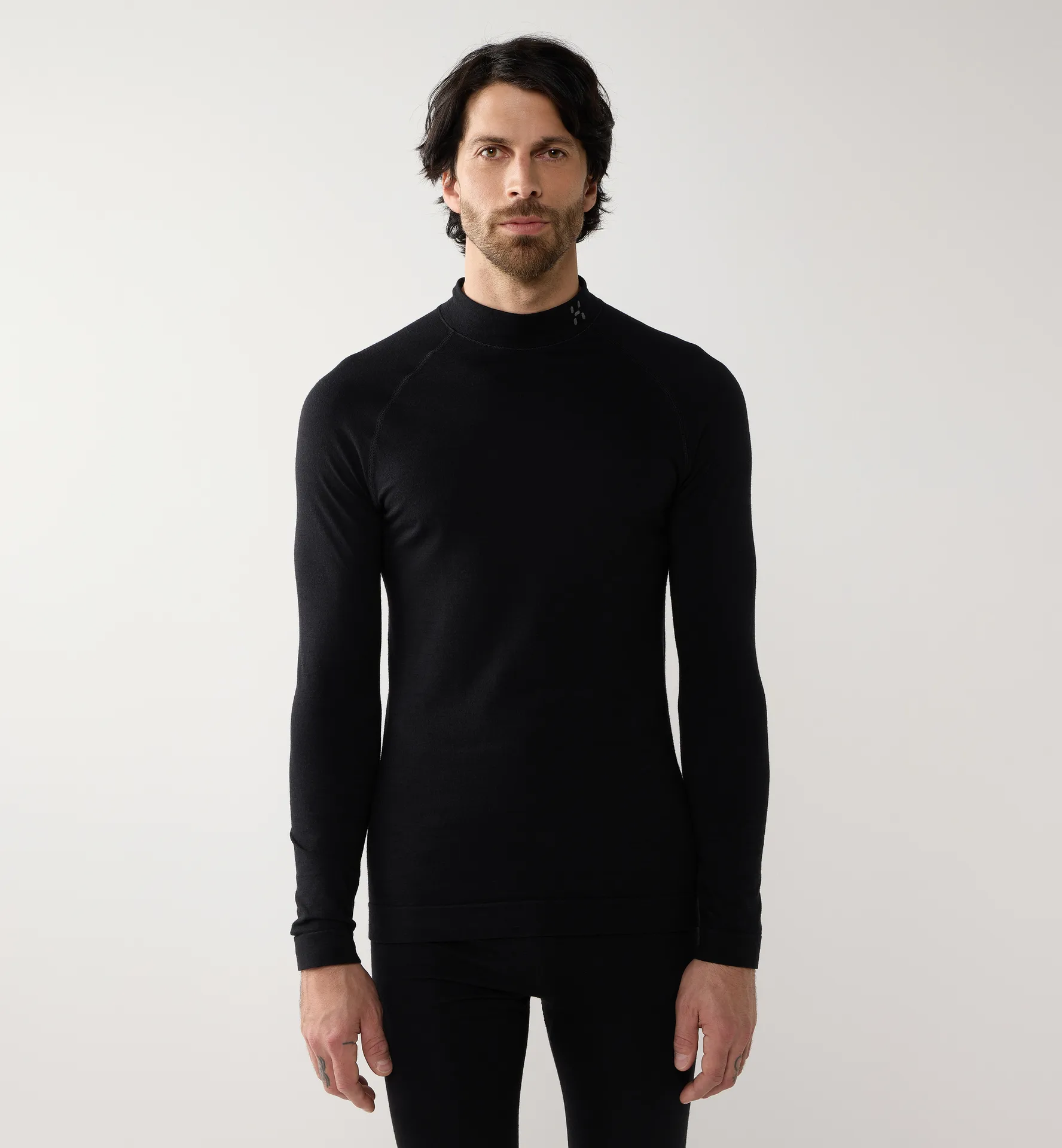 Latnja Wool Crew Neck Men | True Black | Ski | Snowboarding