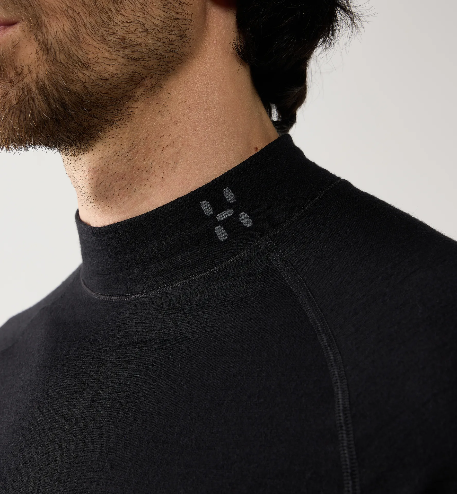 Latnja Wool Crew Neck Men True Black