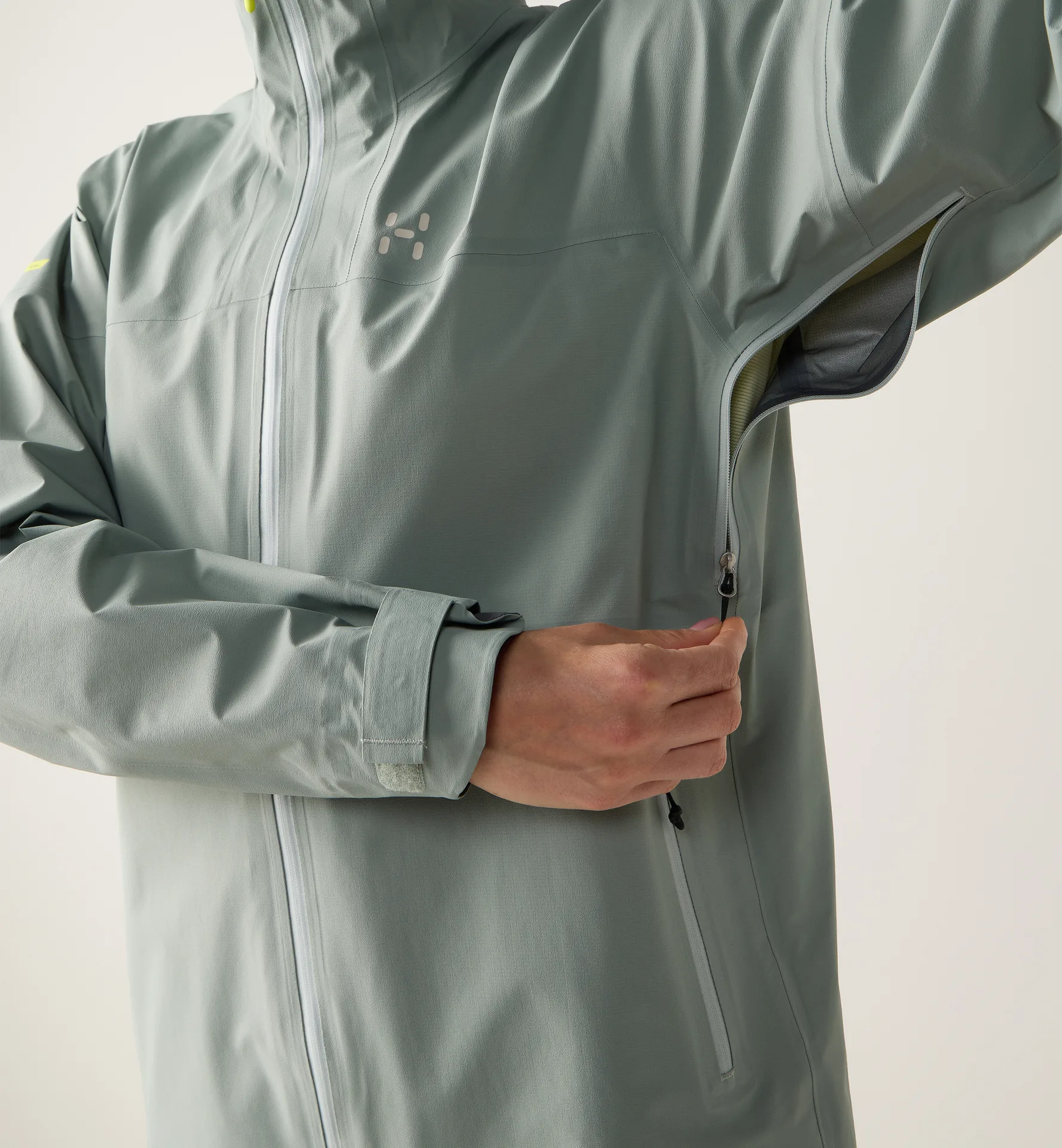 L.I.M Airak GTX Jacket Women Dew Green