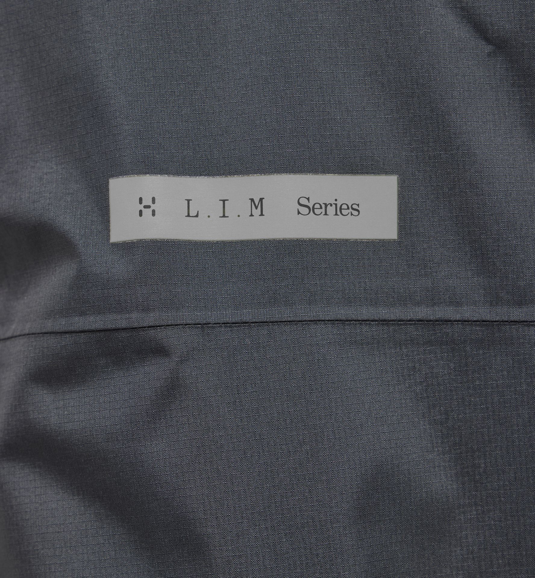 L.I.M Airak 2,5L Jacket Women True Black