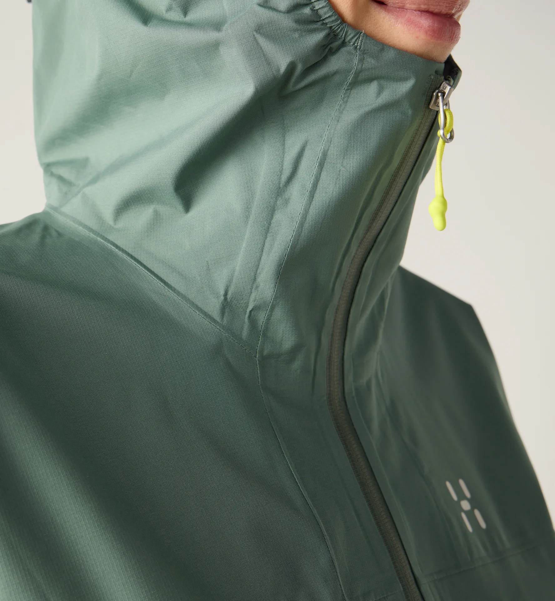 L.I.M Airak 2,5L Jacket Women Chlorophyll Green
