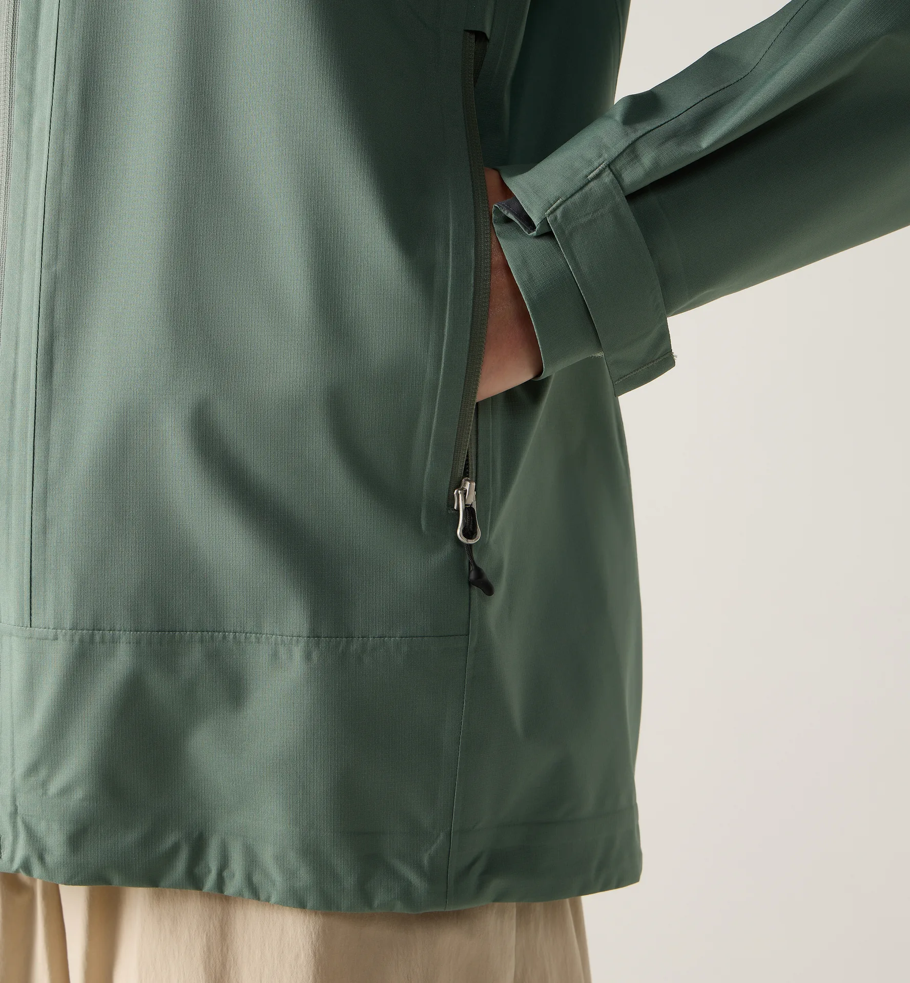 L.I.M Airak 2,5L Jacket Women Chlorophyll Green