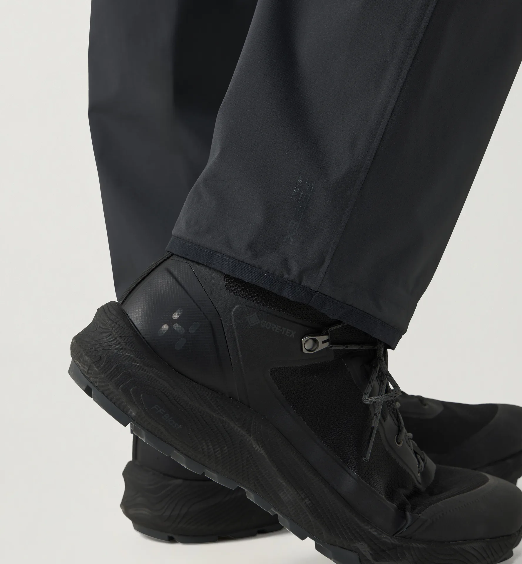 L.I.M Airak 2,5L Pant Women True Black