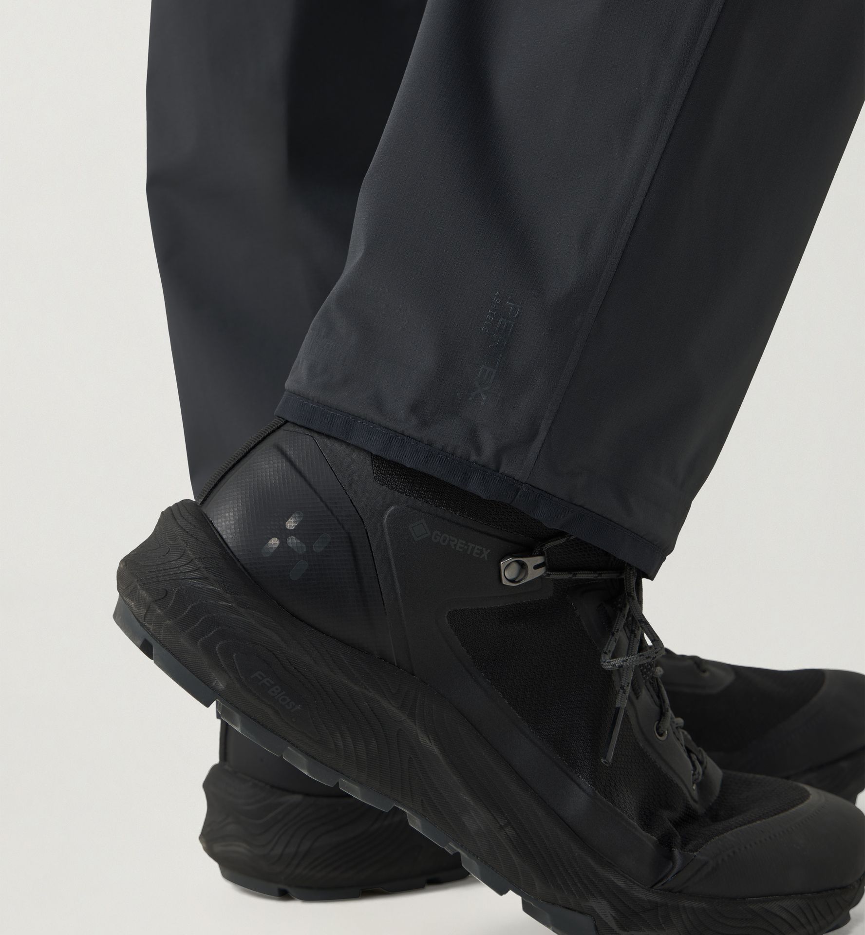 L.I.M Airak 2,5L Pant Women True Black L.I.M Airak 2,5L Pant Women True Black