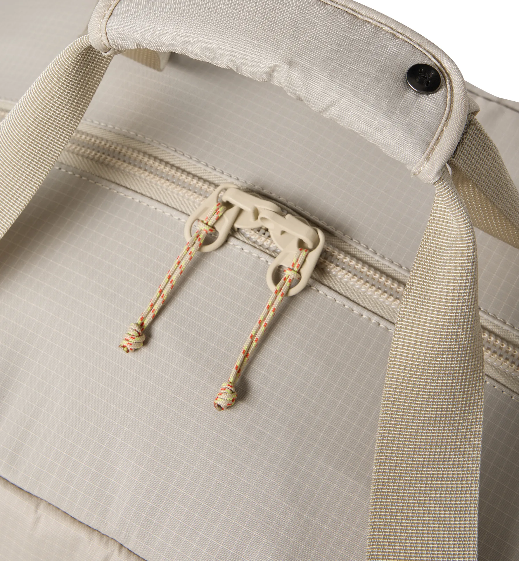 Tight duffle 50 Chalk Beige/True Black