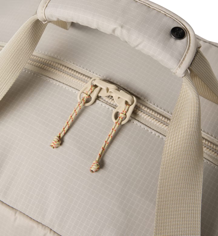 Tight duffle 50 Chalk Beige/True Black Tight duffle 50 Chalk Beige/True Black