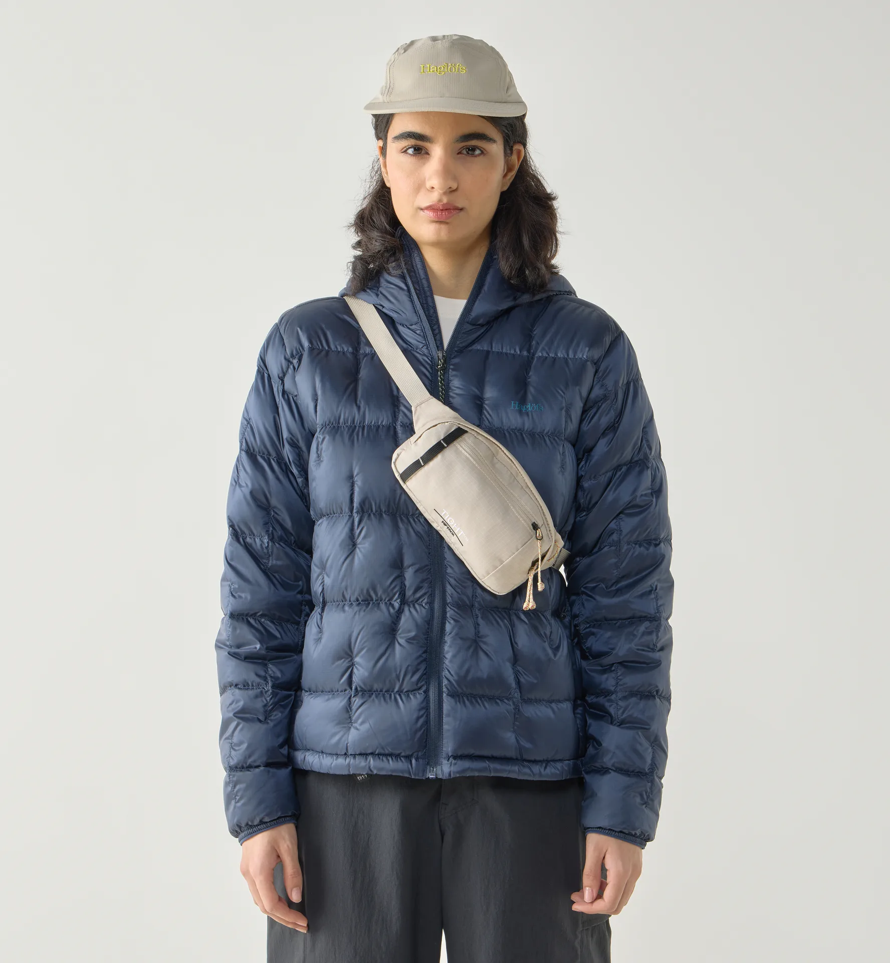 Tight hip pack 1 Chalk Beige/True Black