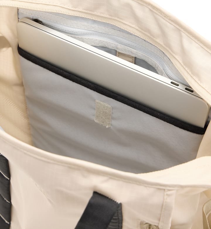 Tight Tote 25 Chalk Beige/True Black Tight Tote 25 Chalk Beige/True Black