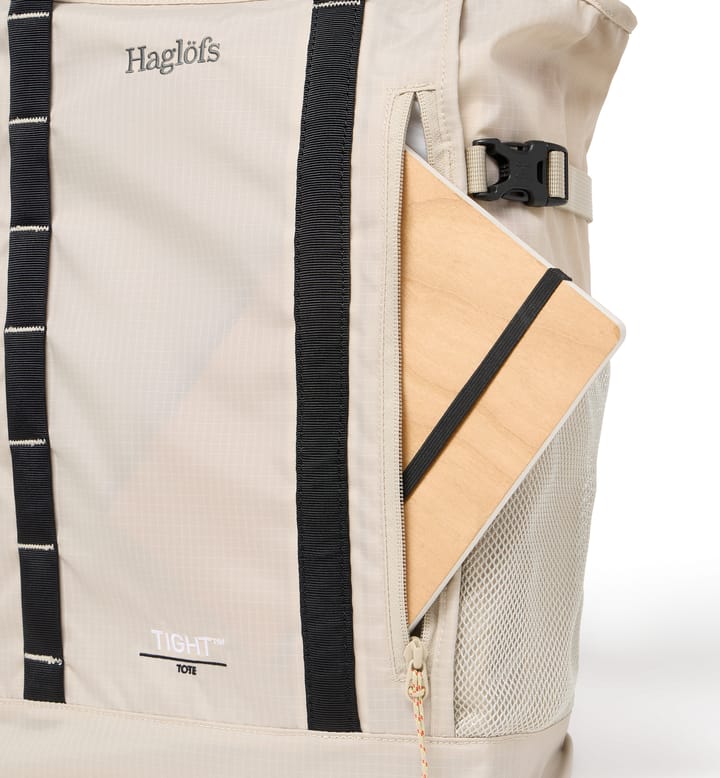 Tight Tote 25 Chalk Beige/True Black Tight Tote 25 Chalk Beige/True Black