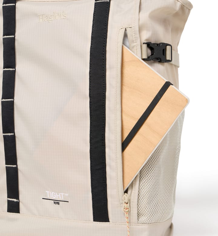 Tight Tote 25 Chalk Beige/True Black Tight Tote 25 Chalk Beige/True Black