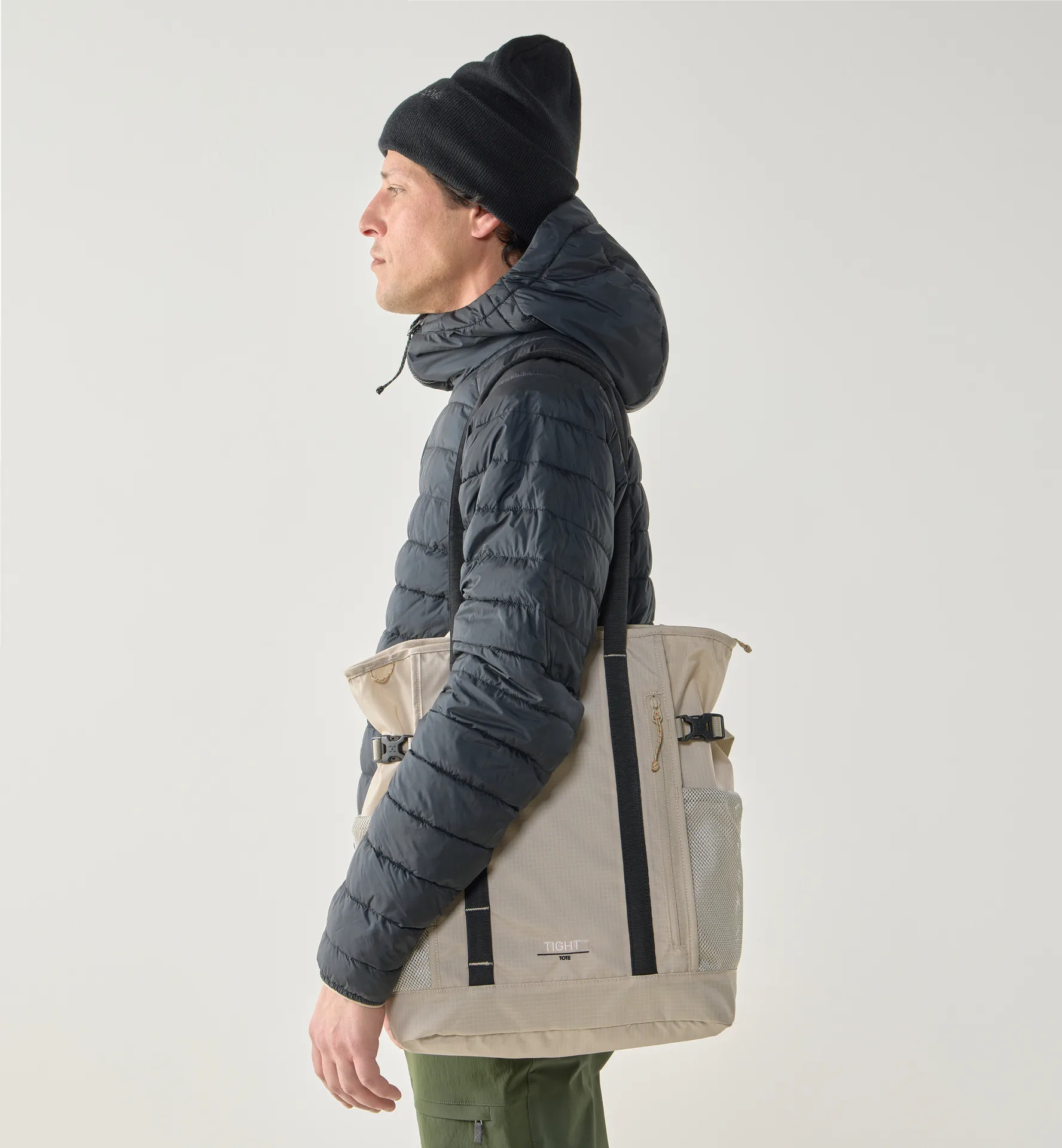 Tight Tote 25 Chalk Beige/True Black