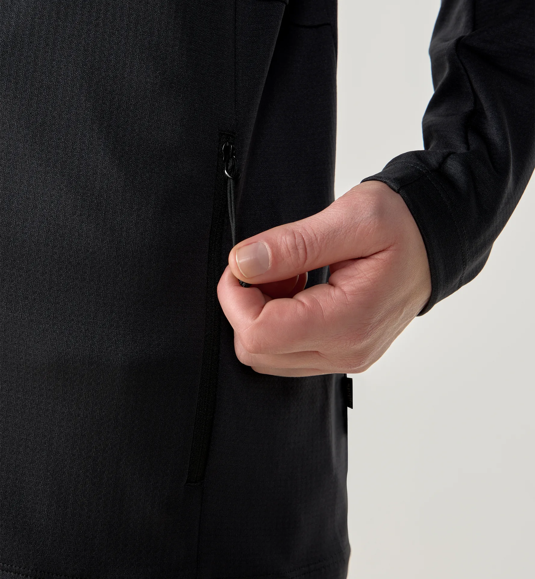 Korp Mid Hood Men True Black