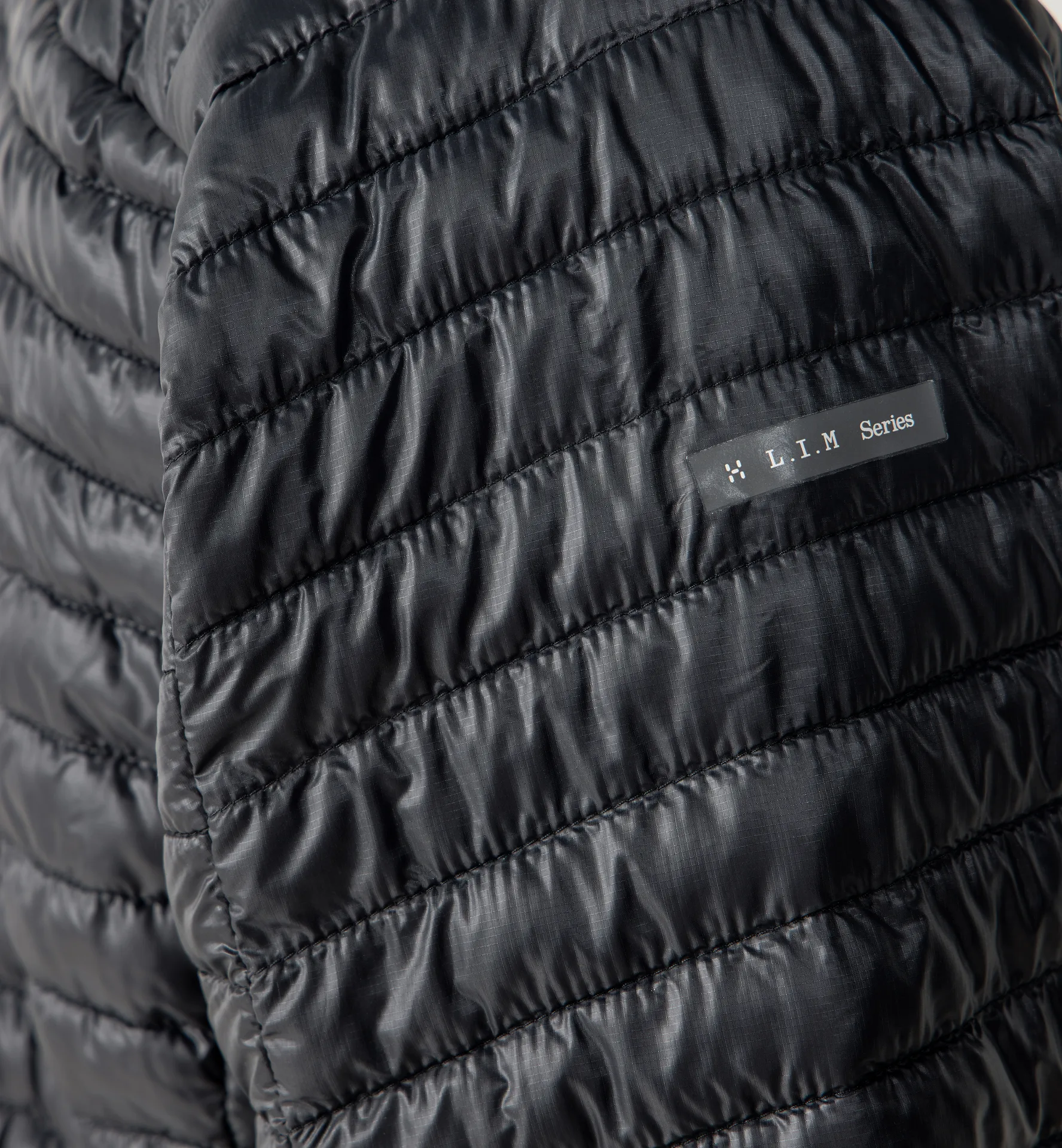 L.I.M Mimic II Hood Women True Black