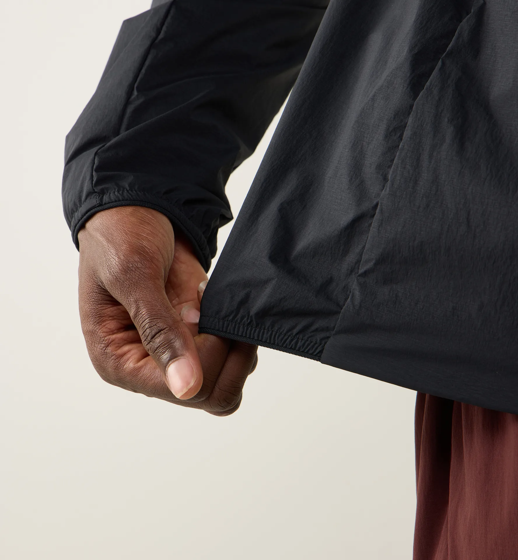 L.I.M Mimic Barrier Hood Men True Black