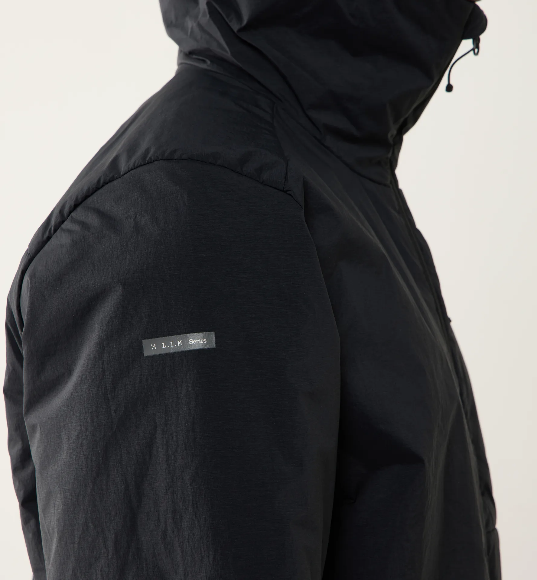 L.I.M Mimic Barrier Hood Men True Black