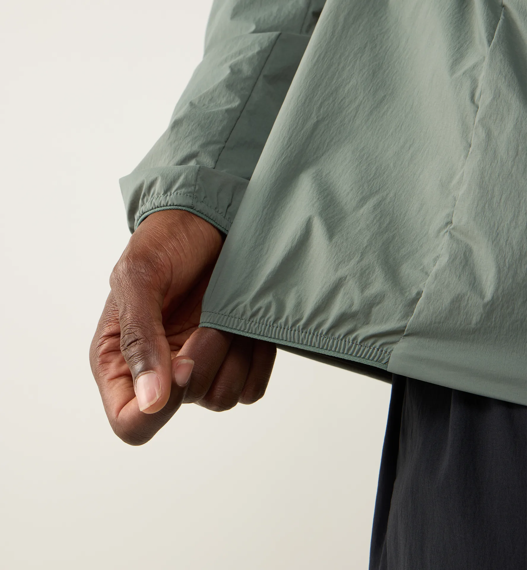 L.I.M Mimic Barrier Hood Men Chlorophyll Green