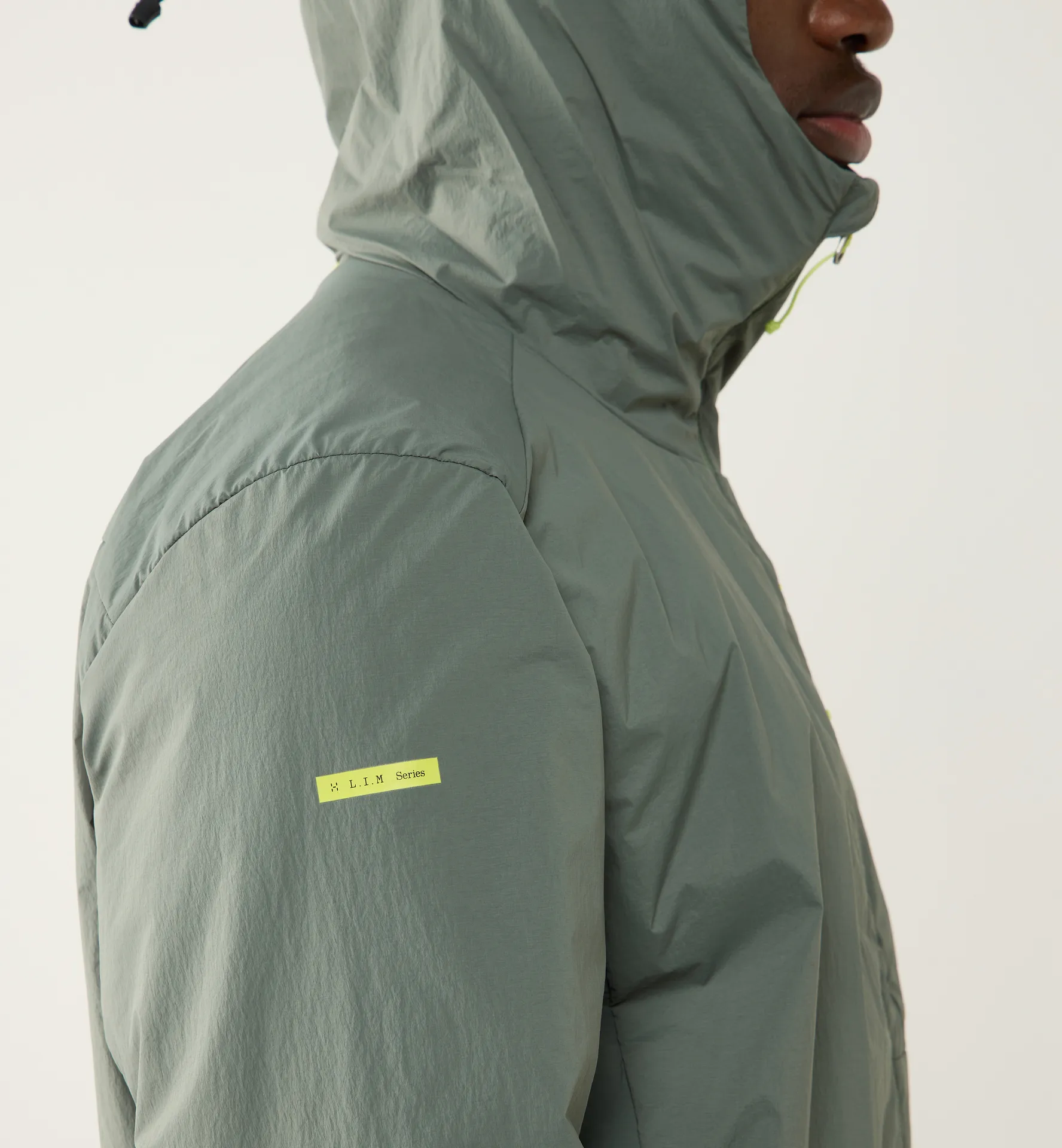 L.I.M Mimic Barrier Hood Men Chlorophyll Green