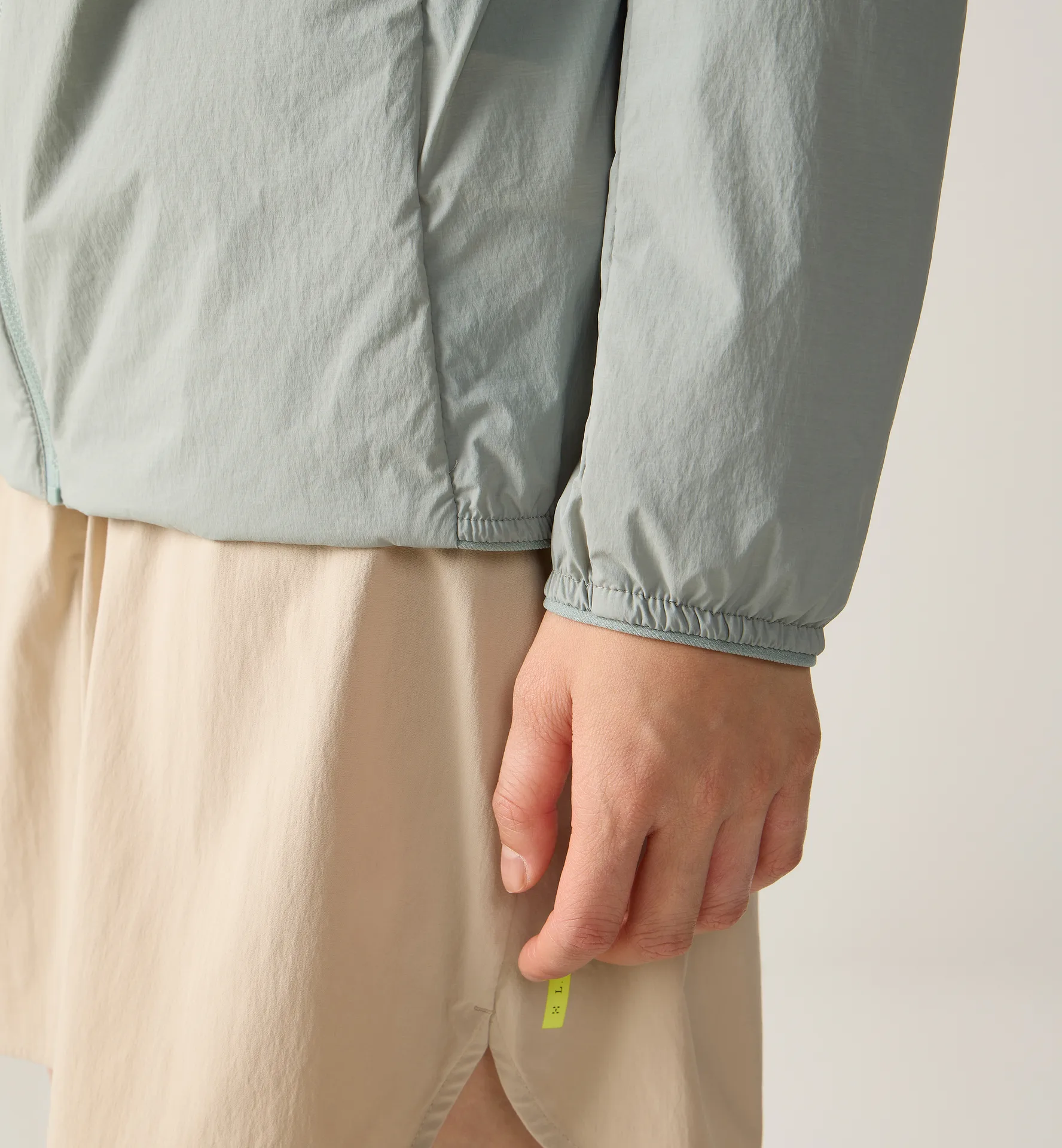 L.I.M Mimic Barrier Hood Women Dew Green