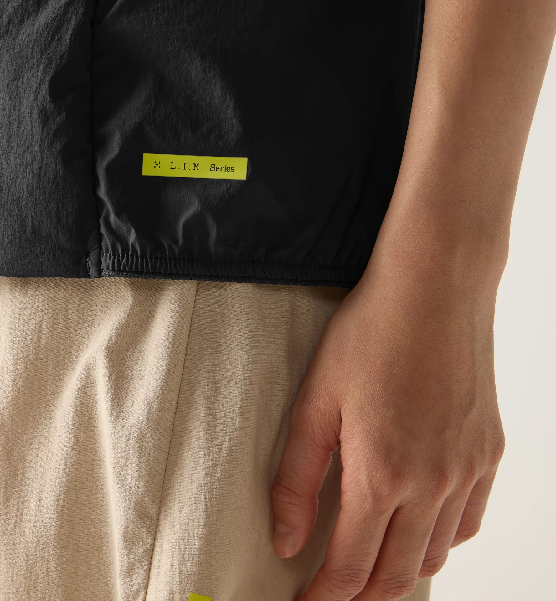 L.I.M Mimic Barrier Vest Women True Black