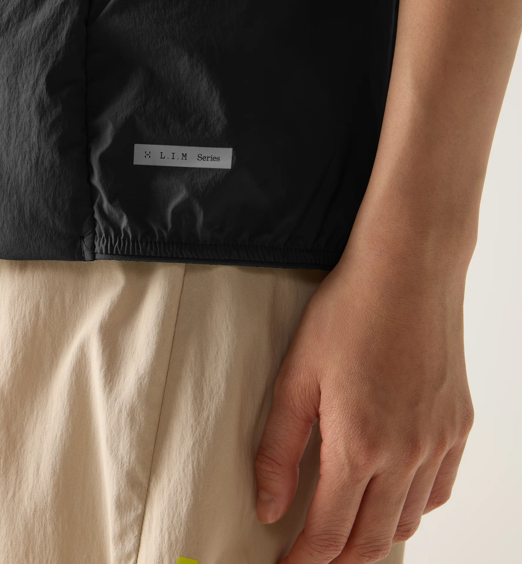 L.I.M Mimic Barrier Vest Women True Black