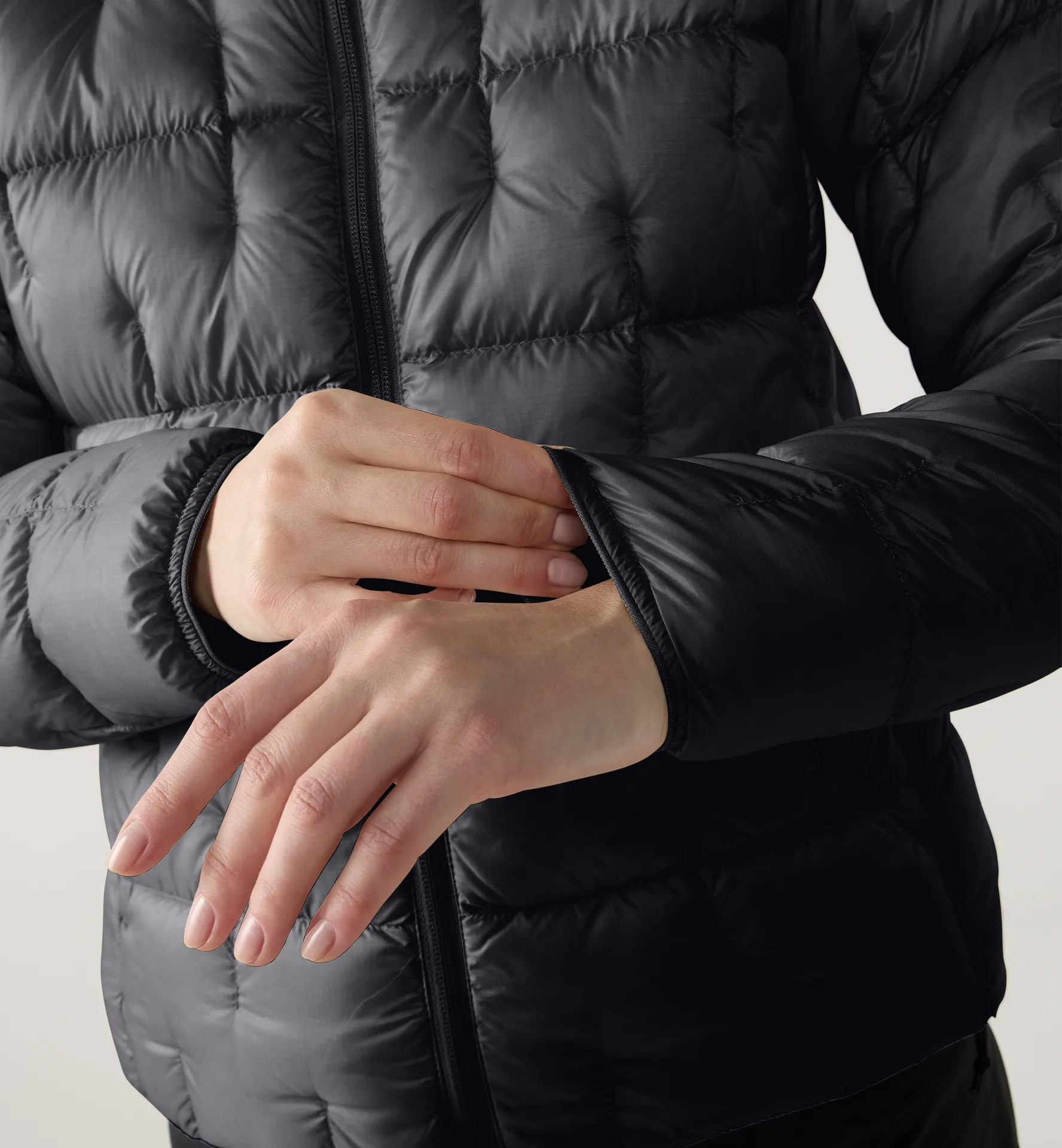 Hede Down Hood Women True Black