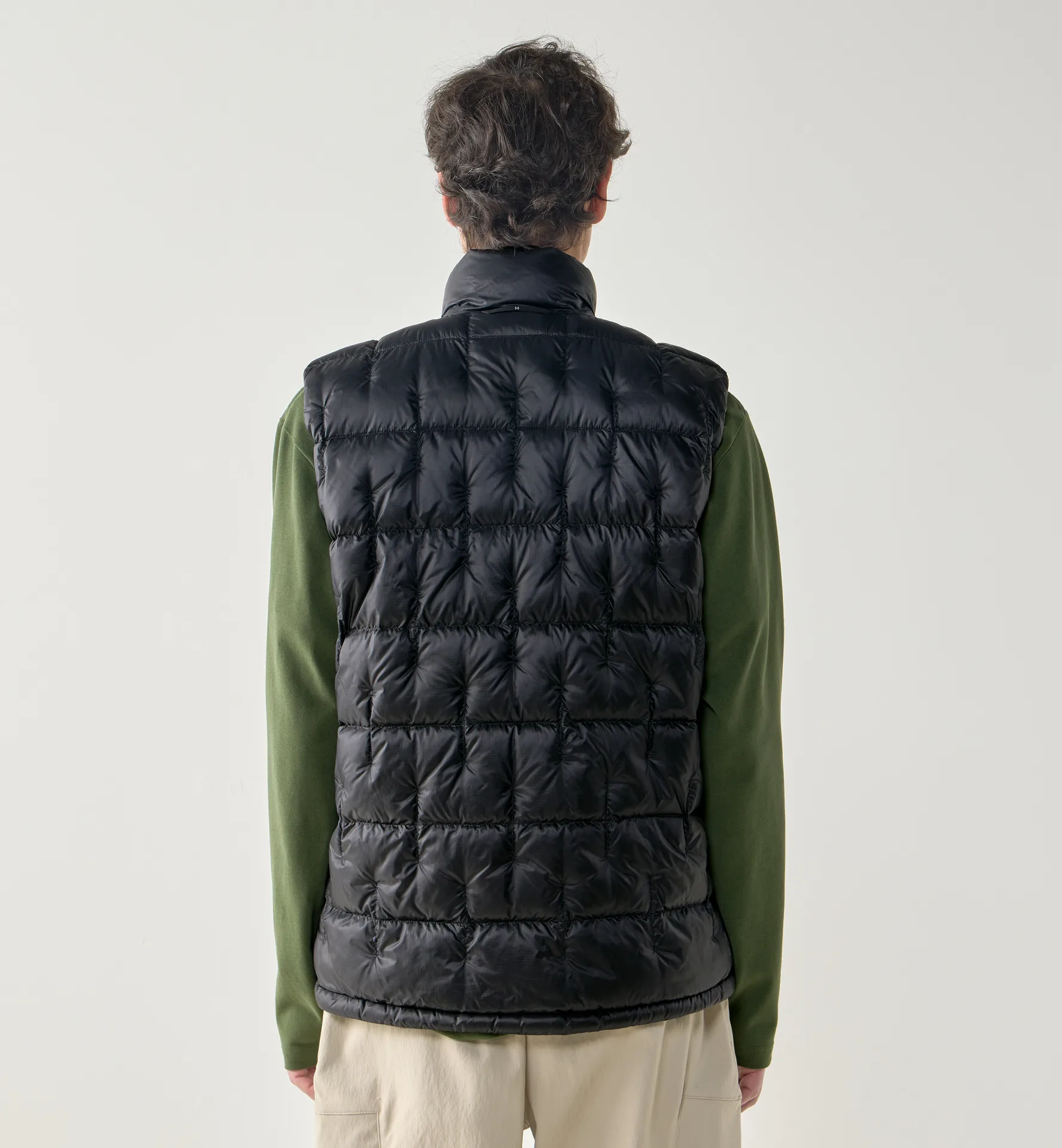 Hede Down Vest Men True Black