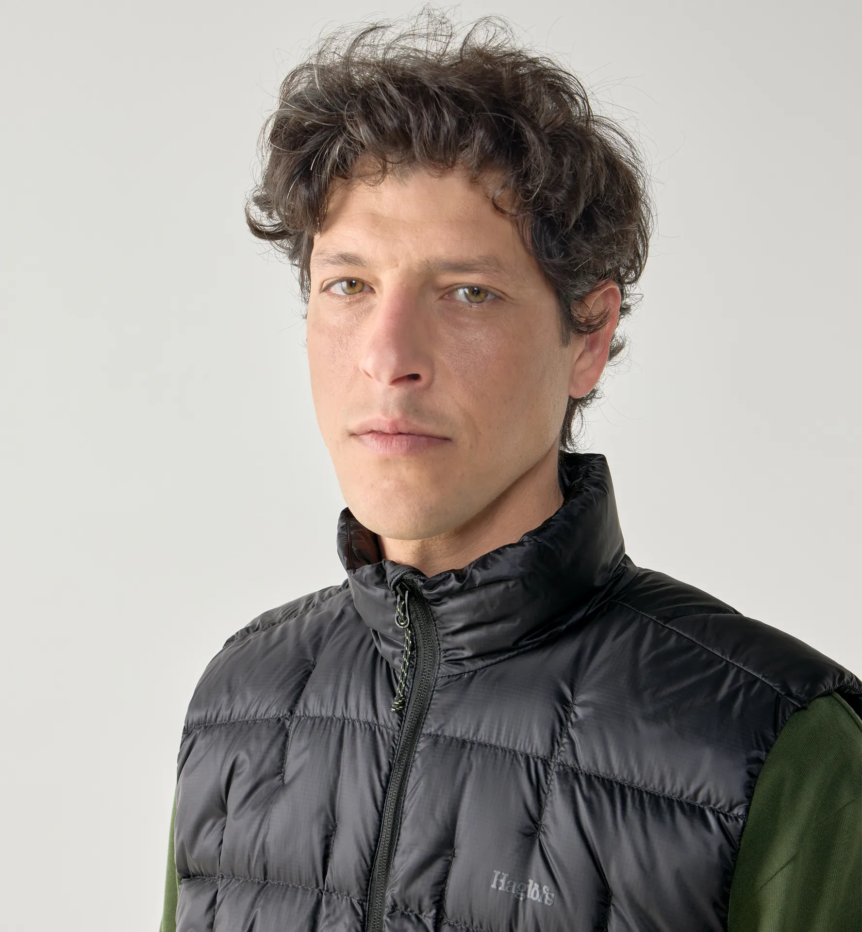 Hede Down Vest Men True Black