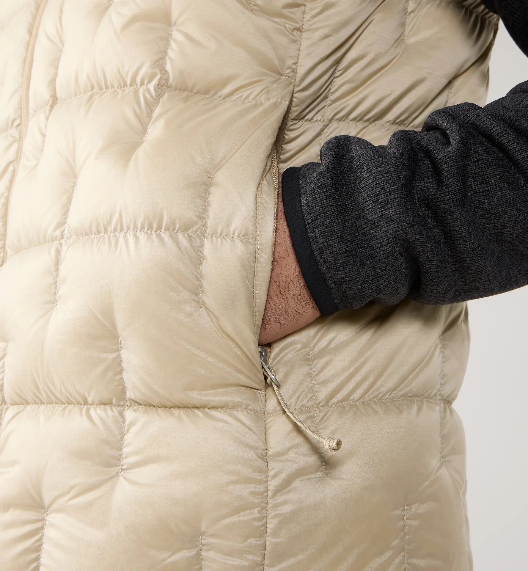 Hede Down Vest Men Chalk Beige