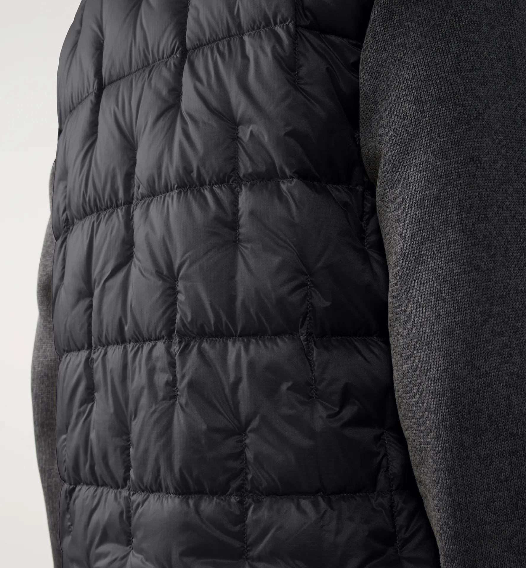 Hede Down Vest Women True Black