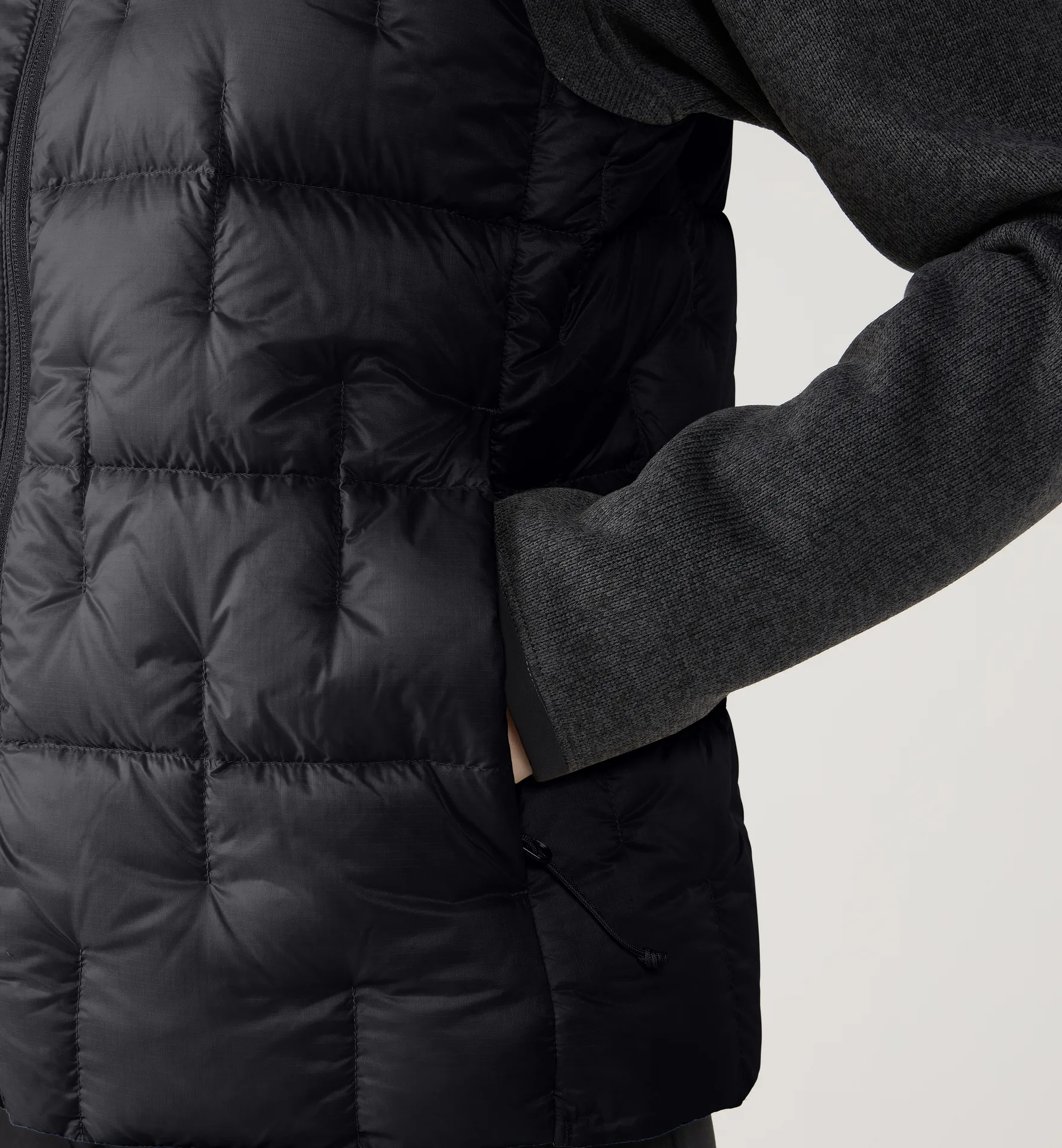 Hede Down Vest Women True Black