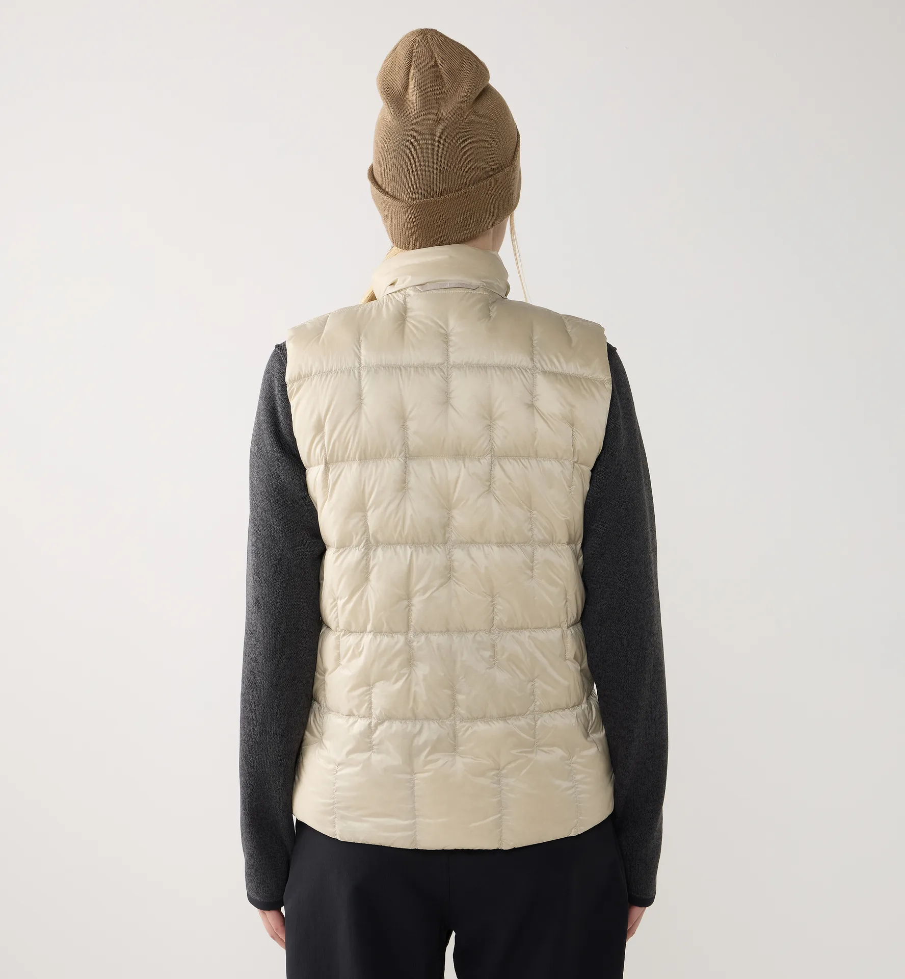 Hede Down Vest Women Chalk Beige