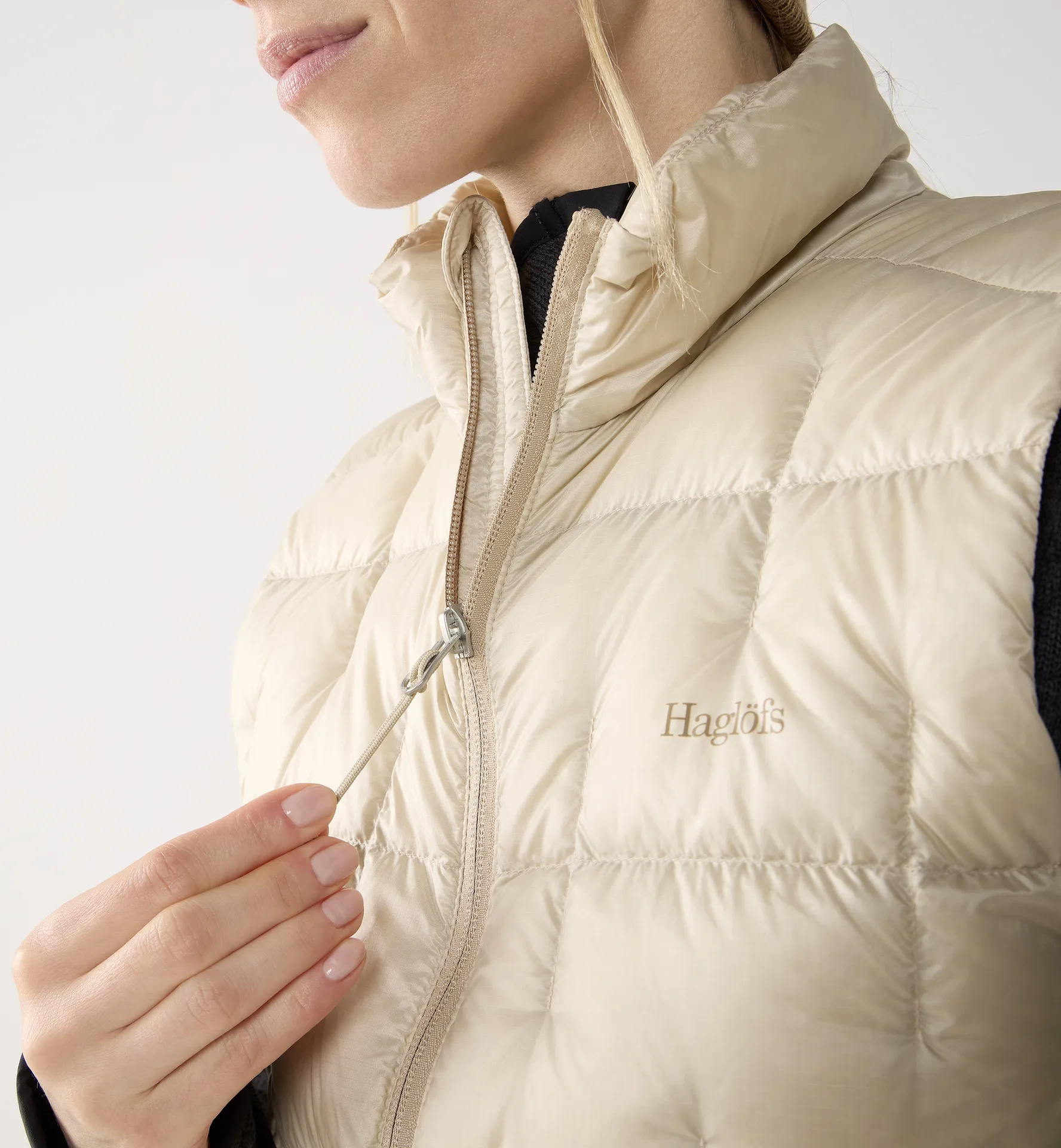 Hede Down Vest Women Chalk Beige