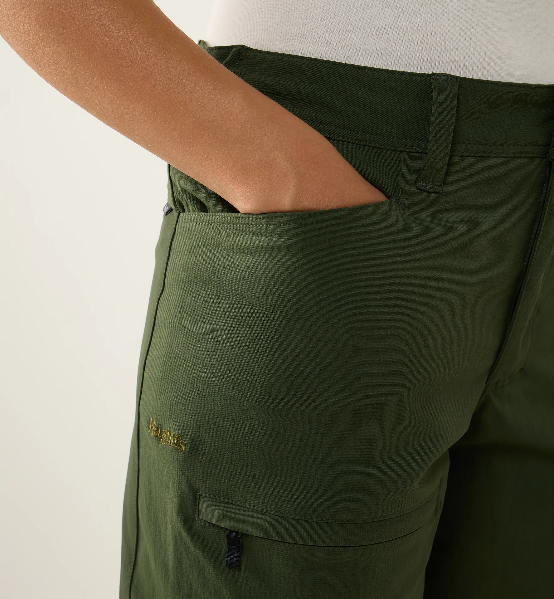 Alert Mid Shorts Women Seaweed Green