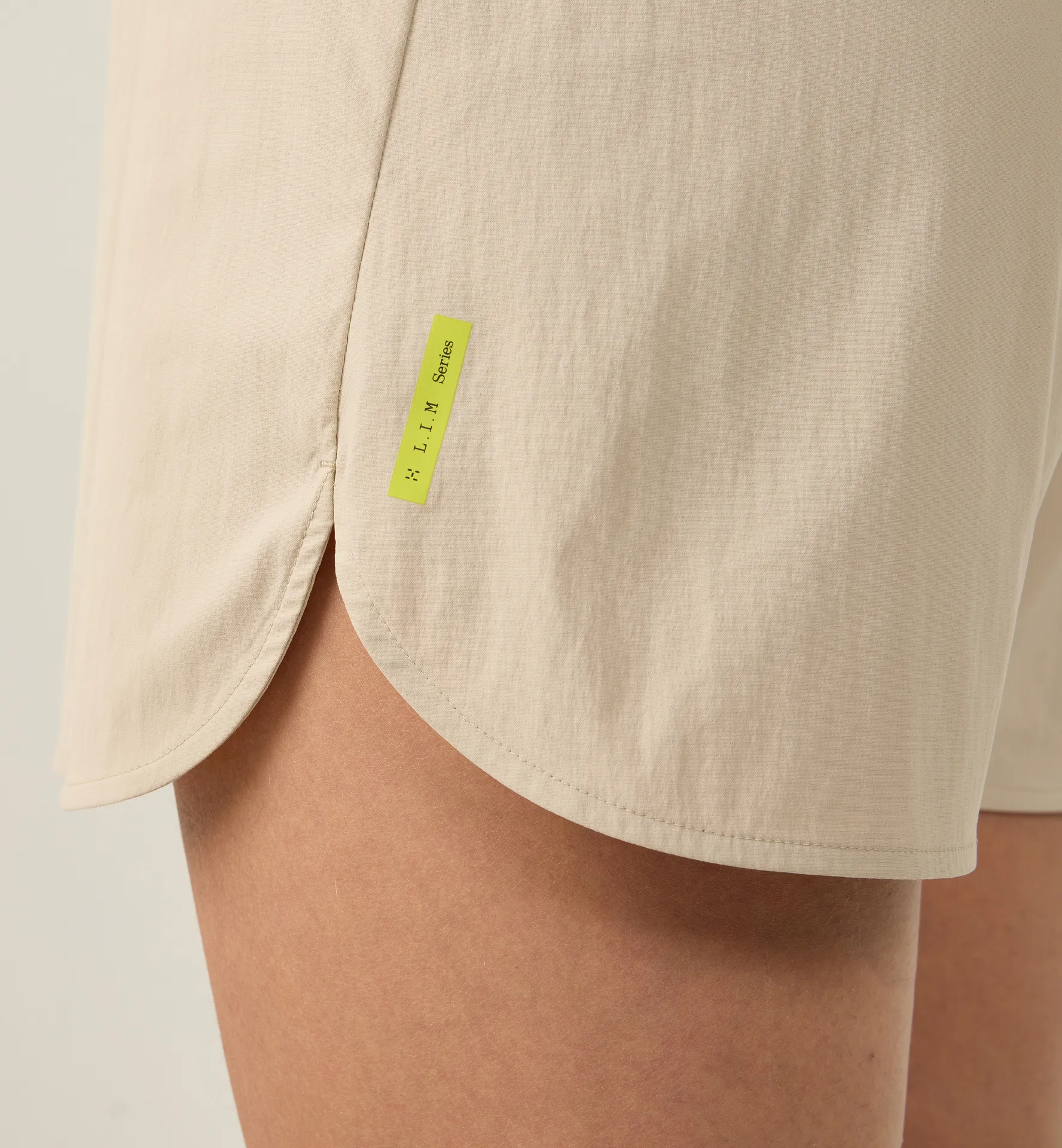 L.I.M Pace Shorts Women Chalk Beige