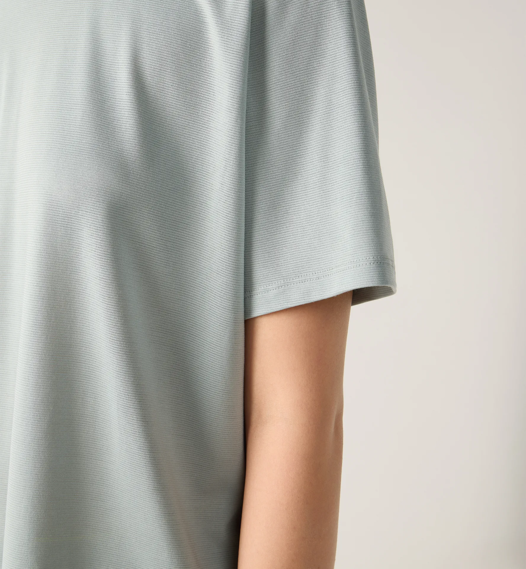 L.I.M Delta Crop Tee Women Dew Green Melange