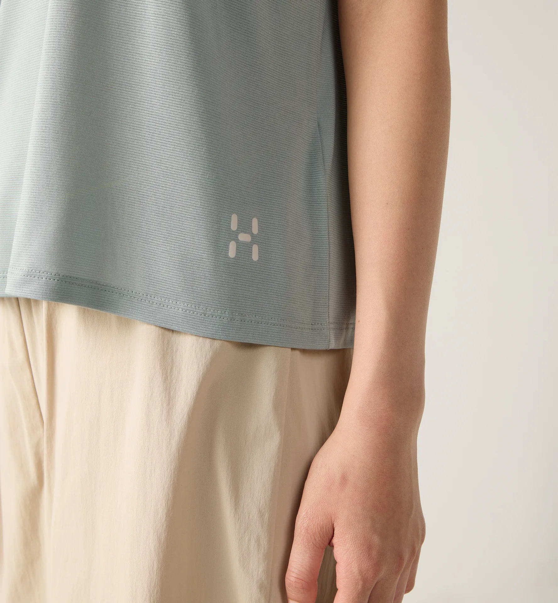 L.I.M Delta Crop Tee Women Dew Green Melange